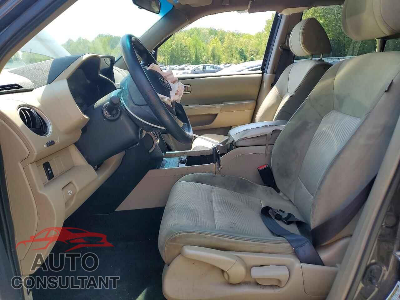 HONDA PILOT 2015 - 5FNYF4H28FB003401