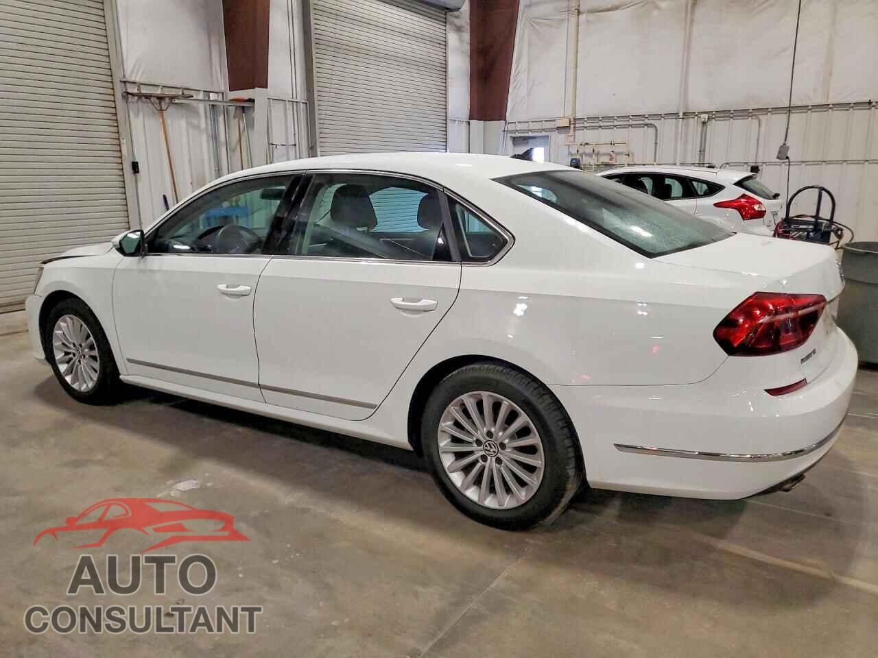 VOLKSWAGEN PASSAT 2017 - 1VWBT7A30HC011573