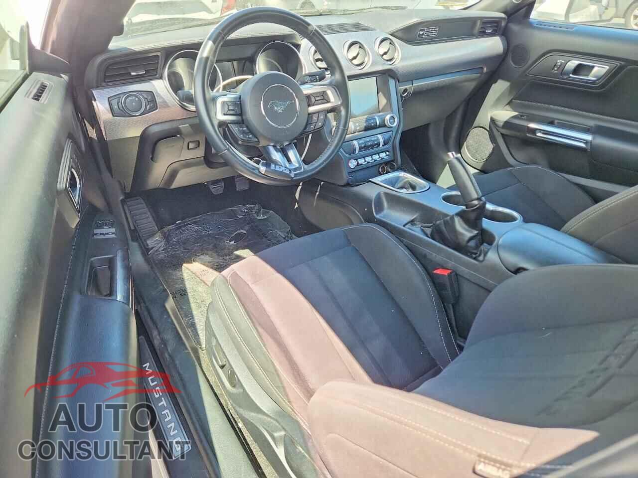 FORD MUSTANG 2020 - 1FA6P8CF3L5163548
