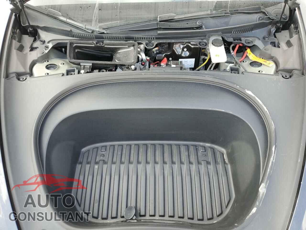 TESLA MODEL 3 2025 - 5YJ3E1EA9SF903788