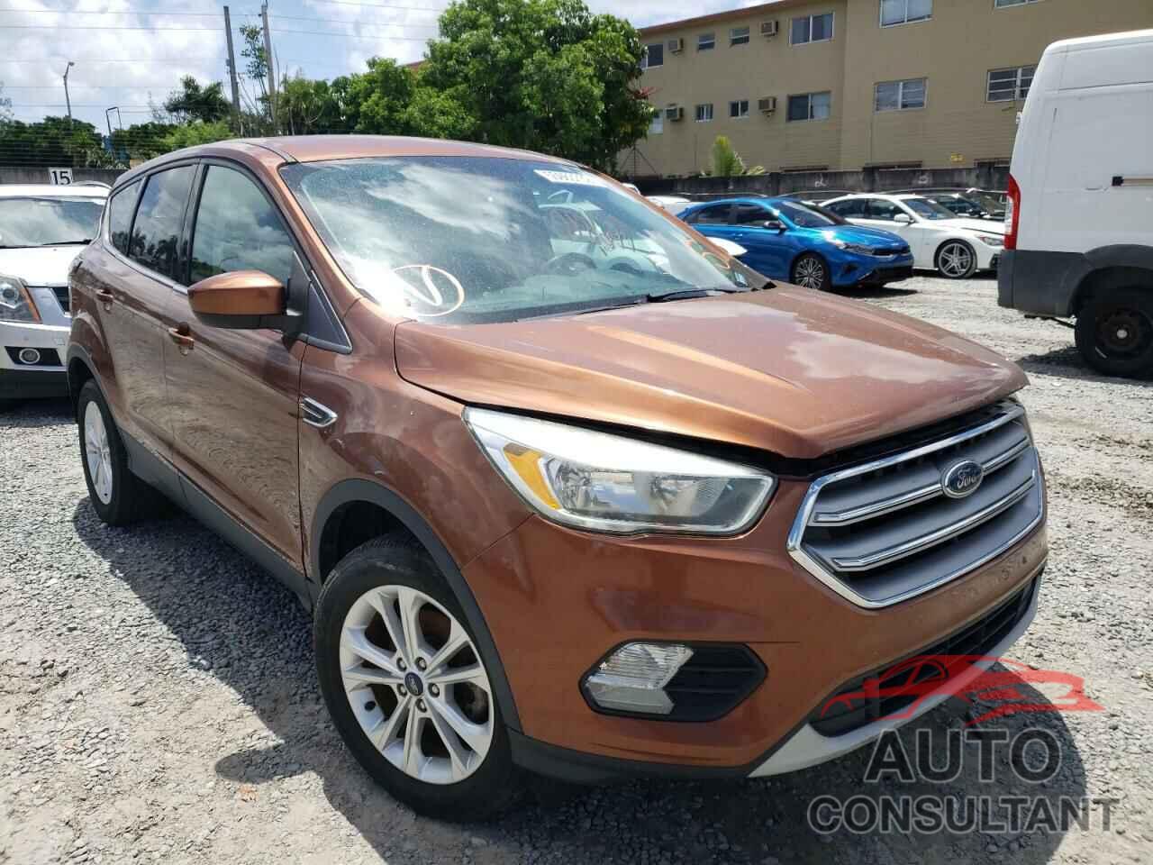 FORD ESCAPE 2017 - 1FMCU0GD5HUA25048