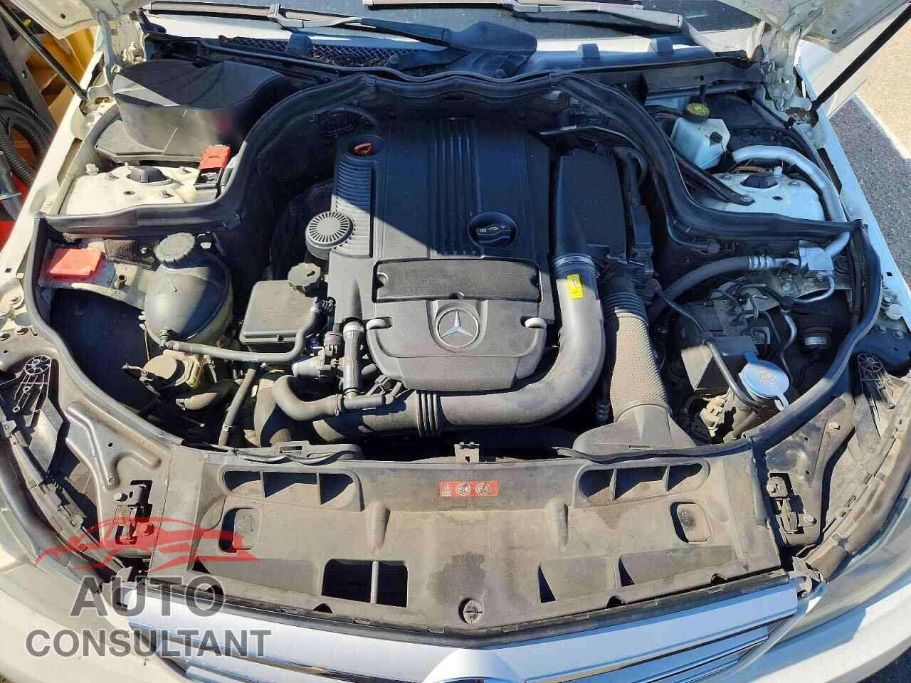 MERCEDES-BENZ C-CLASS 2012 - WDDGF4HB7CA682065