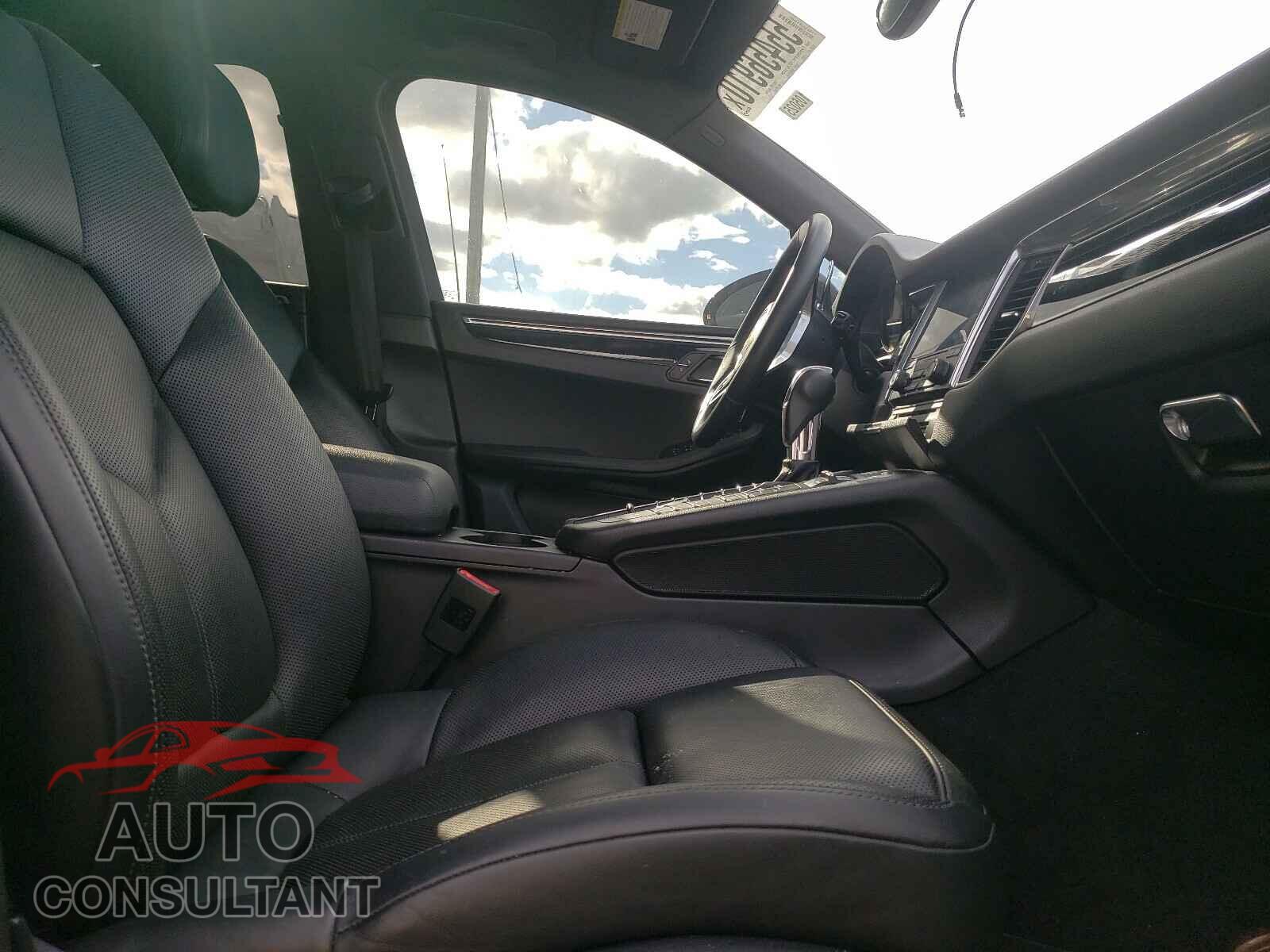 PORSCHE MACAN 2017 - WP1AB2A54HLB11664