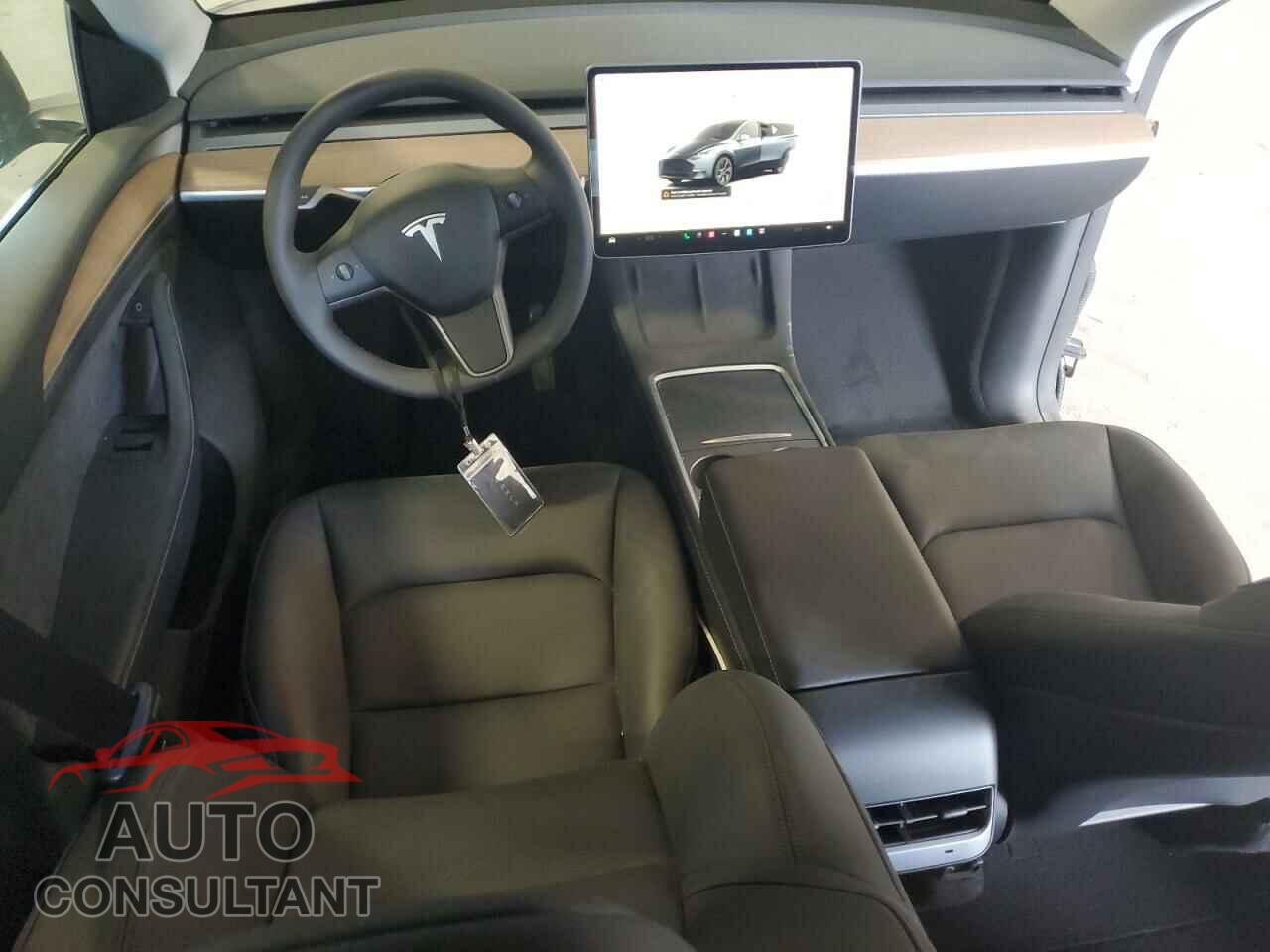 TESLA MODEL Y 2024 - 7SAYGDED3RA330876