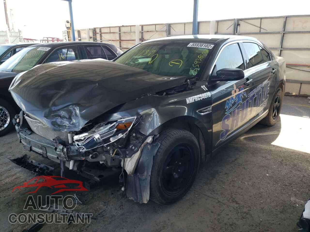 FORD TAURUS 2018 - 1FAHP2D87JG109256