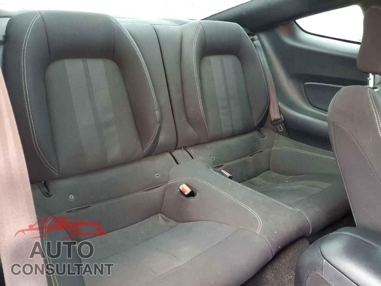 FORD MUSTANG 2019 - 1FA6P8CF2K5120219