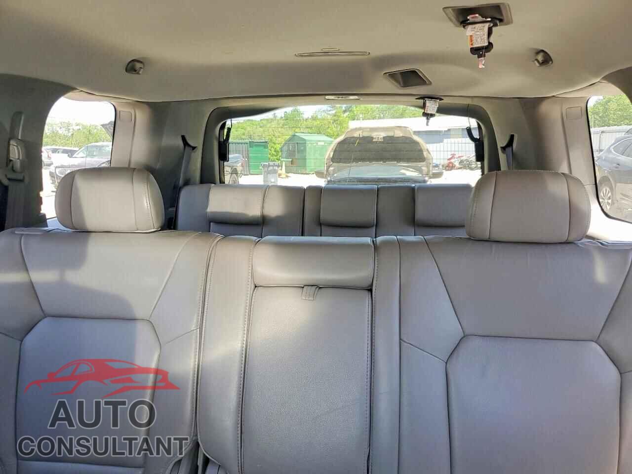 HONDA PILOT 2011 - 5FNYF4H56BB009847