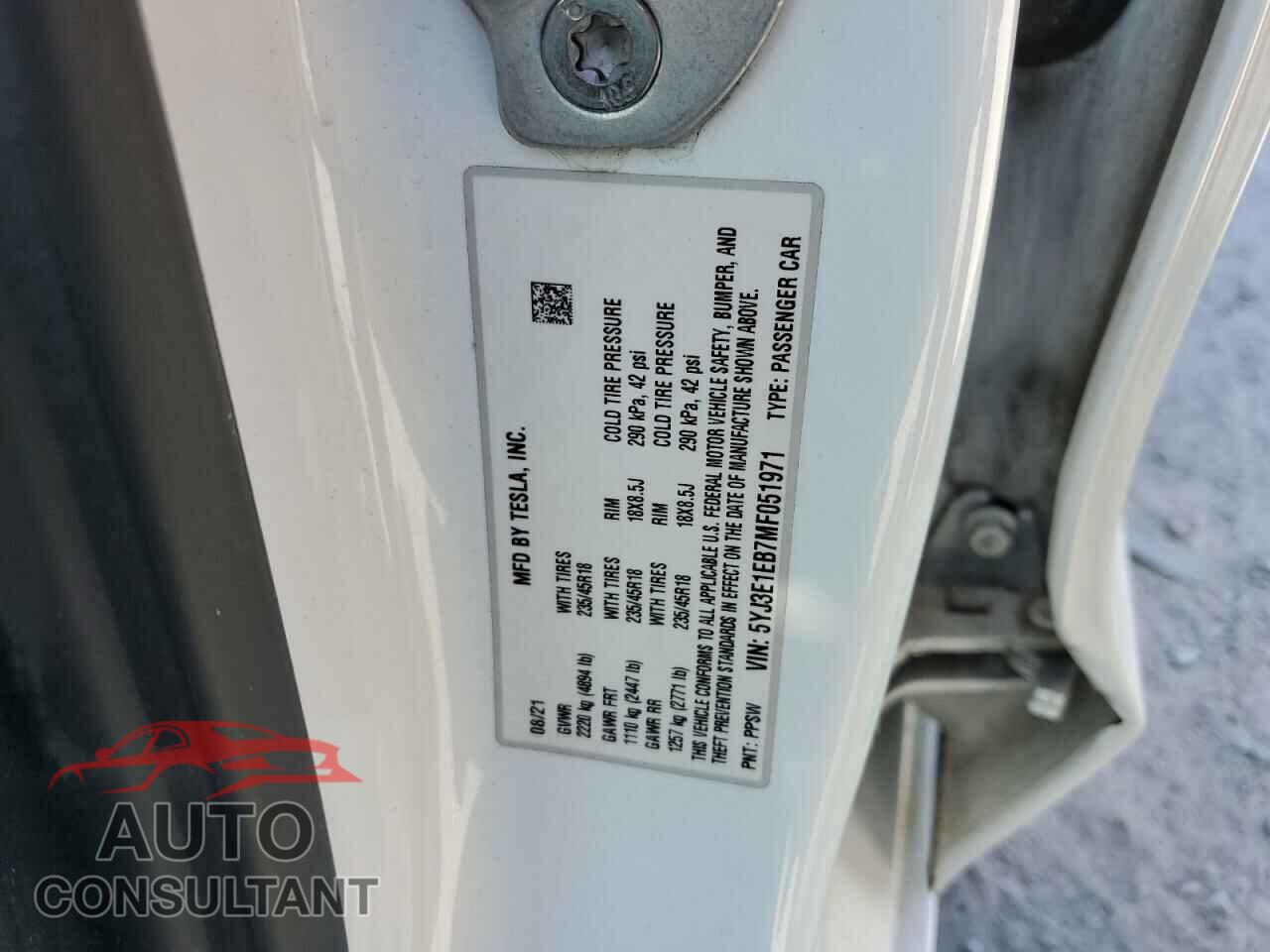 TESLA MODEL 3 2021 - 5YJ3E1EB7MF051971