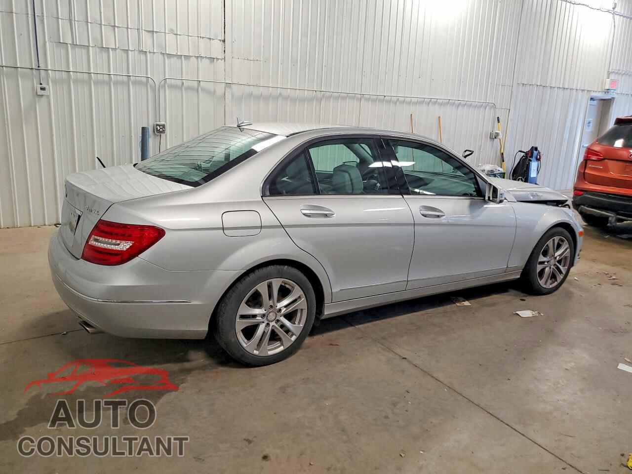 MERCEDES-BENZ C-CLASS 2012 - WDDGF8BB4CA606030