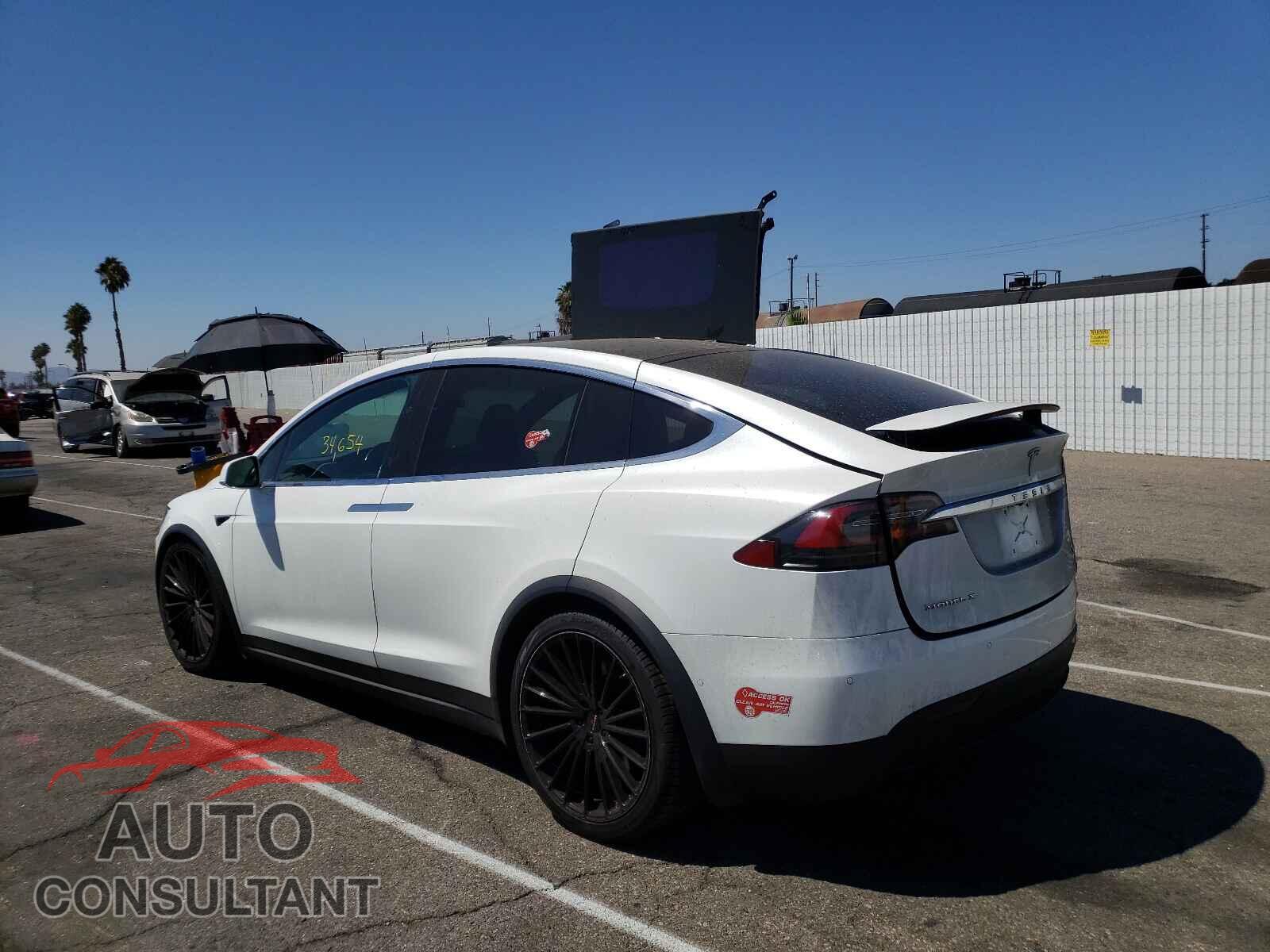 TESLA MODEL X 2017 - 5YJXCAE24HF068451