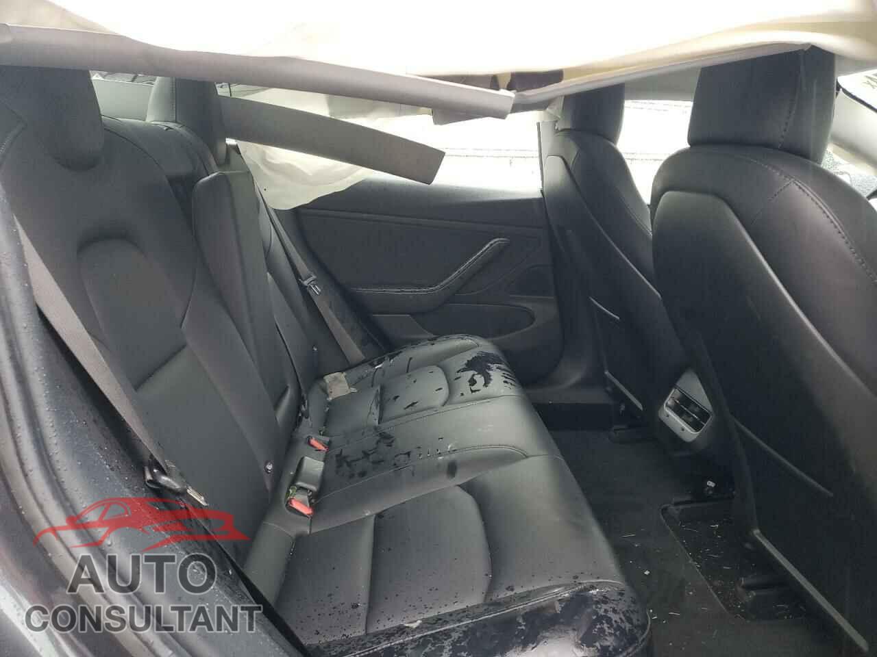 TESLA MODEL 3 2018 - 5YJ3E1EA0JF047733