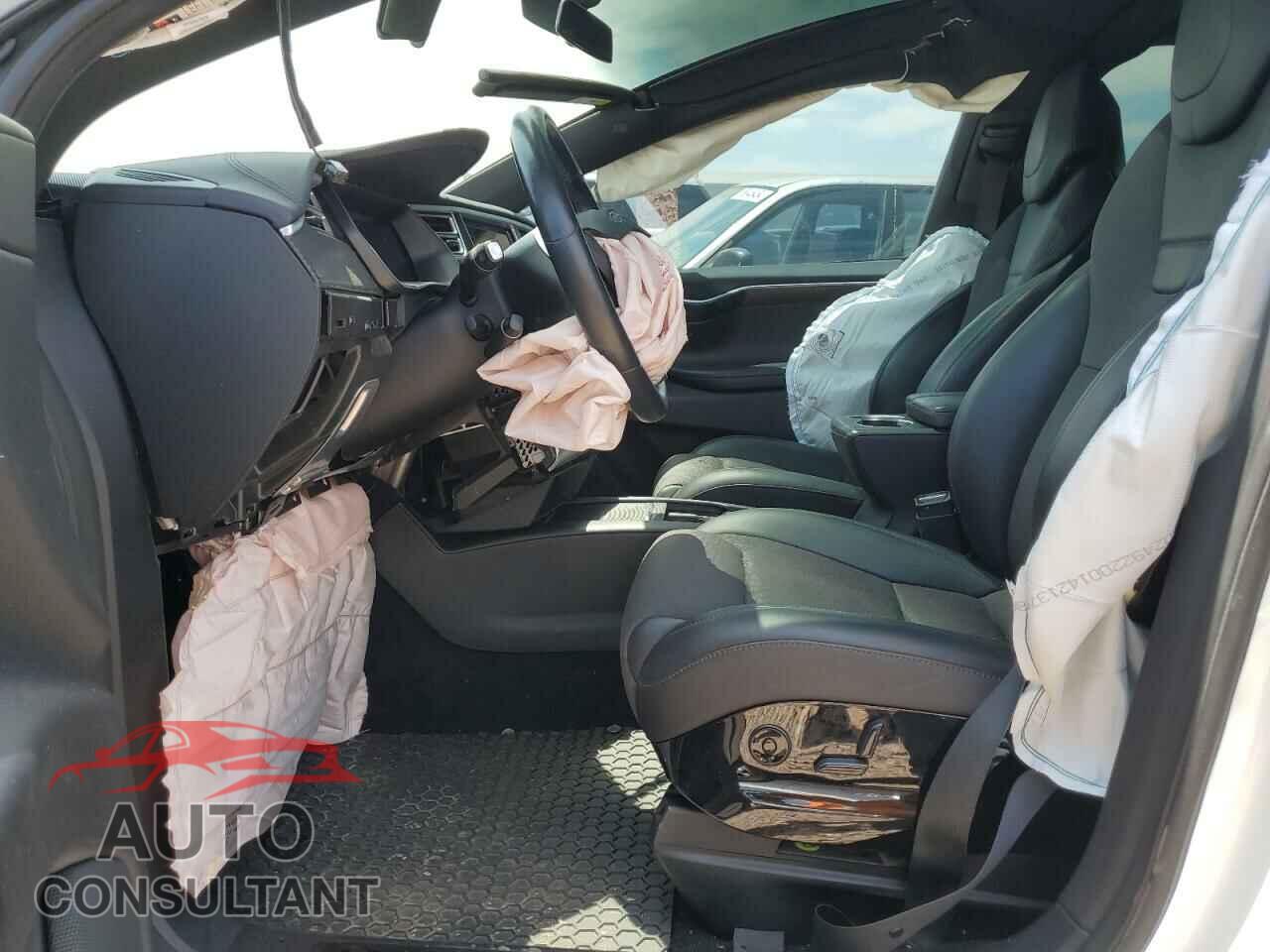 TESLA MODEL X 2016 - 5YJXCAE20GF004907