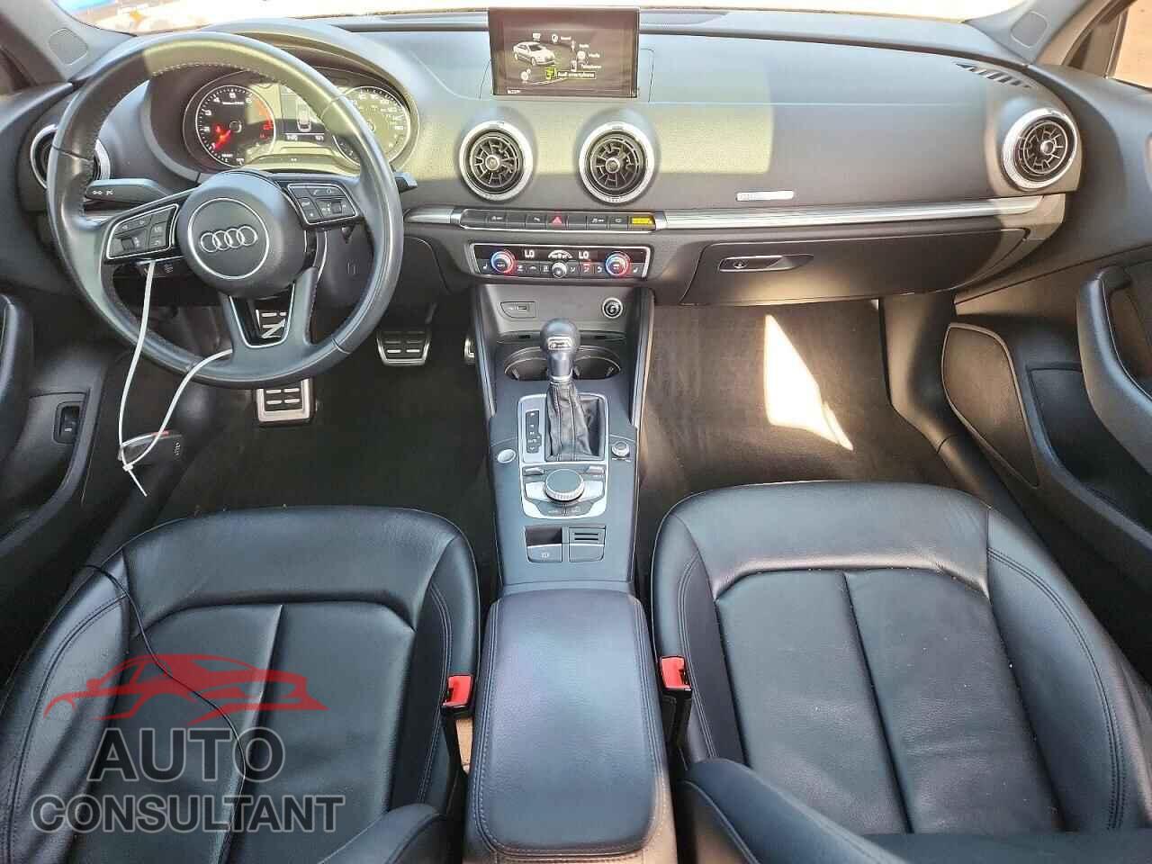 AUDI A3 2018 - WAUGUGFF9J1006900