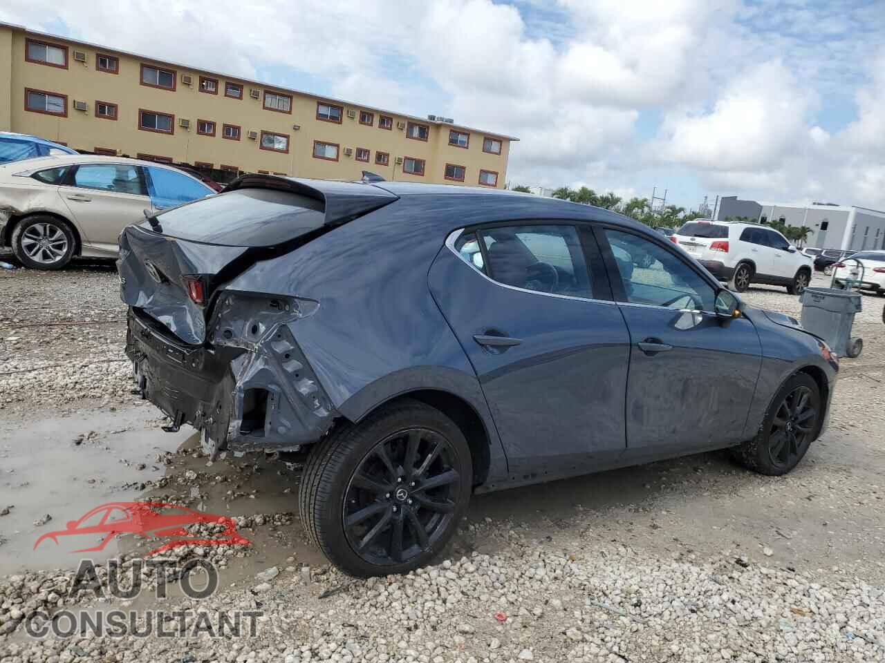MAZDA 3 2021 - JM1BPAML5M1341716