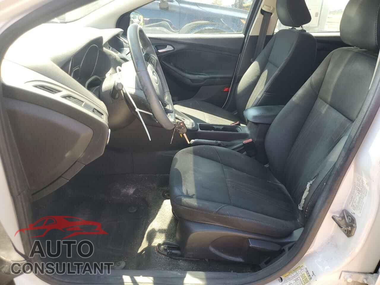 FORD FOCUS 2017 - 1FADP3F24HL310871