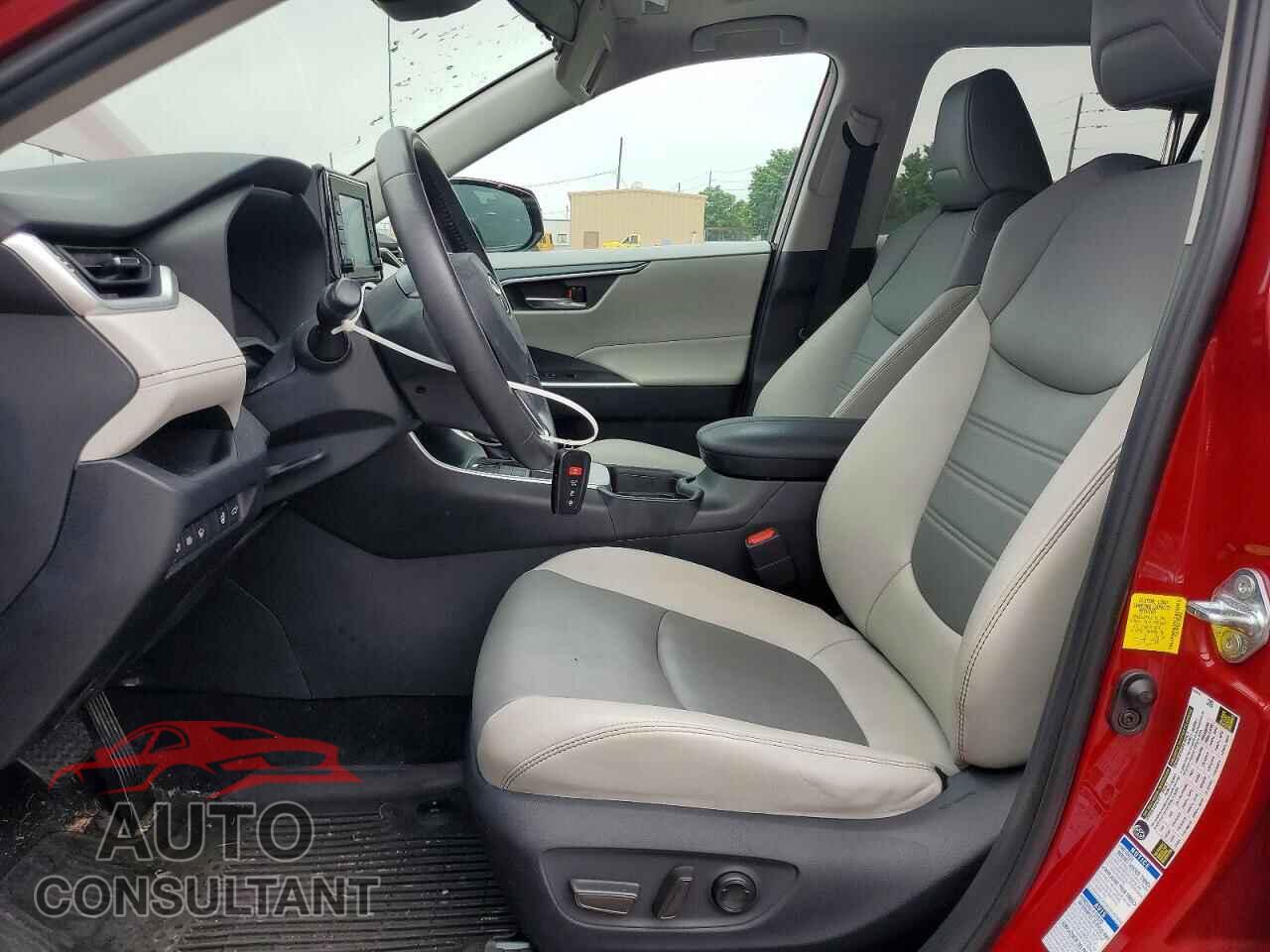 TOYOTA RAV4 2019 - 2T3A1RFV2KW064600