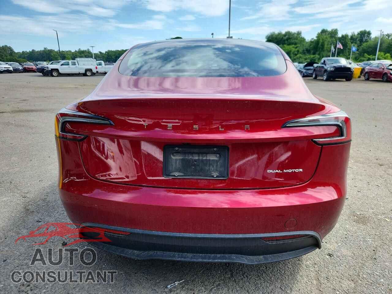 TESLA MODEL 3 2024 - 5YJ3E1EB6RF793298