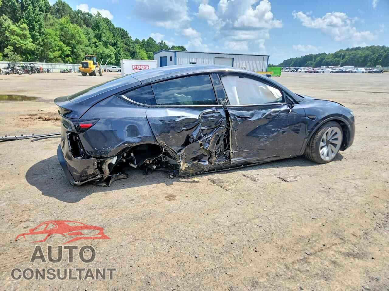 TESLA MODEL Y 2026 - 7SAYGDEDXTA609183