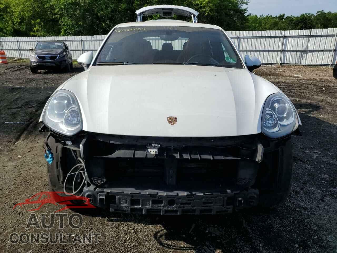 PORSCHE CAYENNE 2017 - WP1AA2A22HKA91722