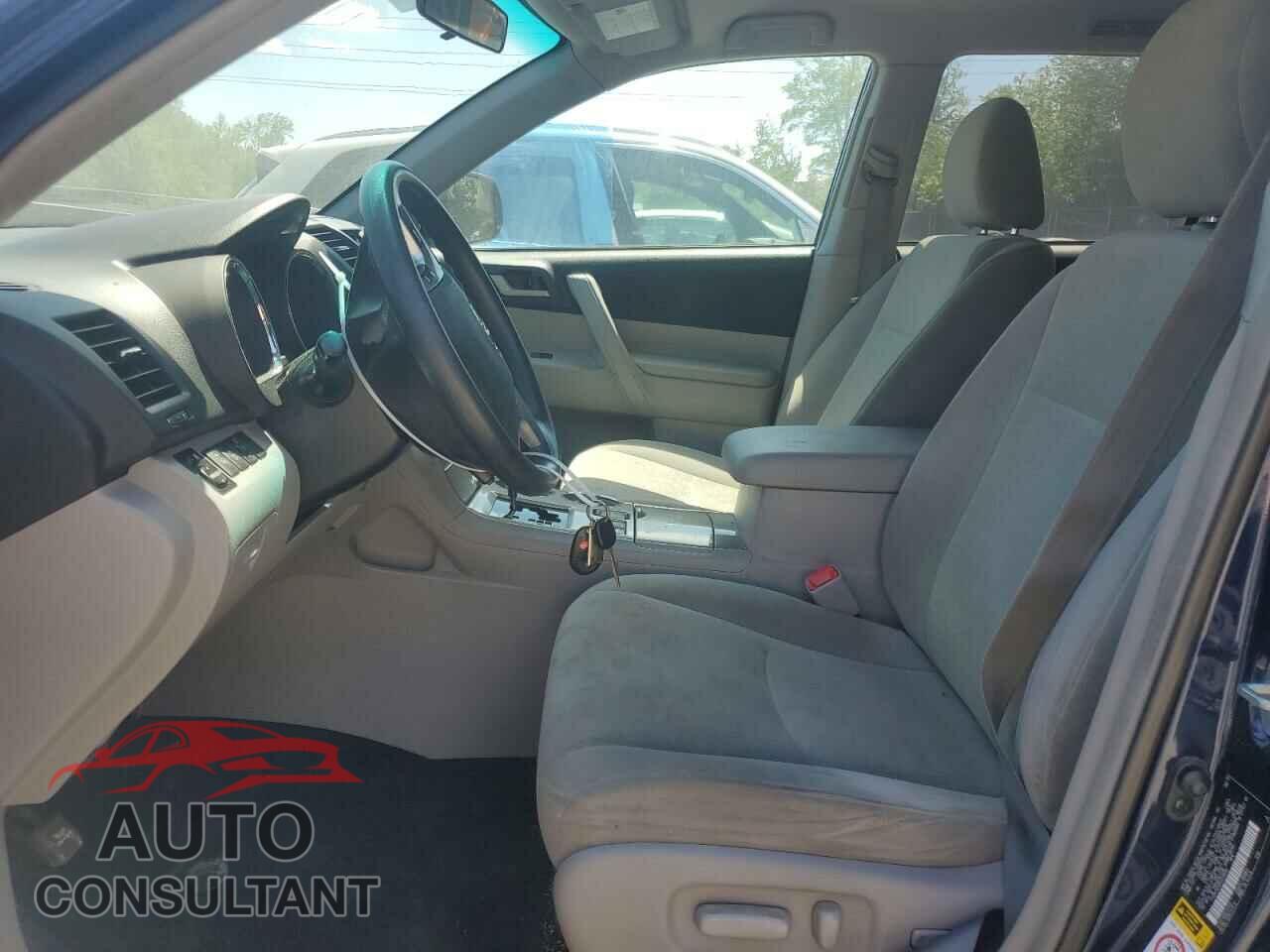 TOYOTA HIGHLANDER 2013 - 5TDBK3EH8DS239592