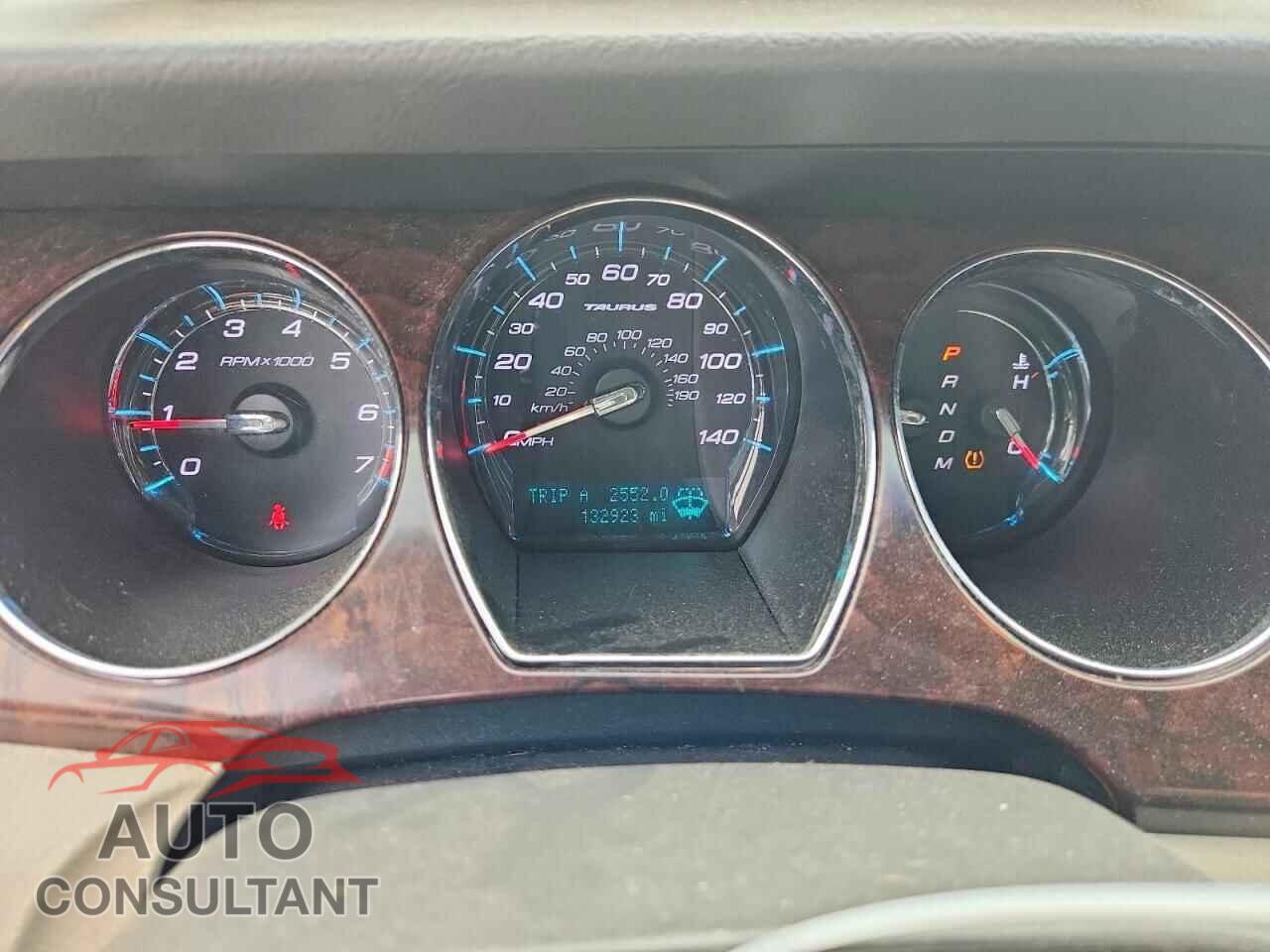 FORD TAURUS 2011 - 1FAHP2FW2BG148883