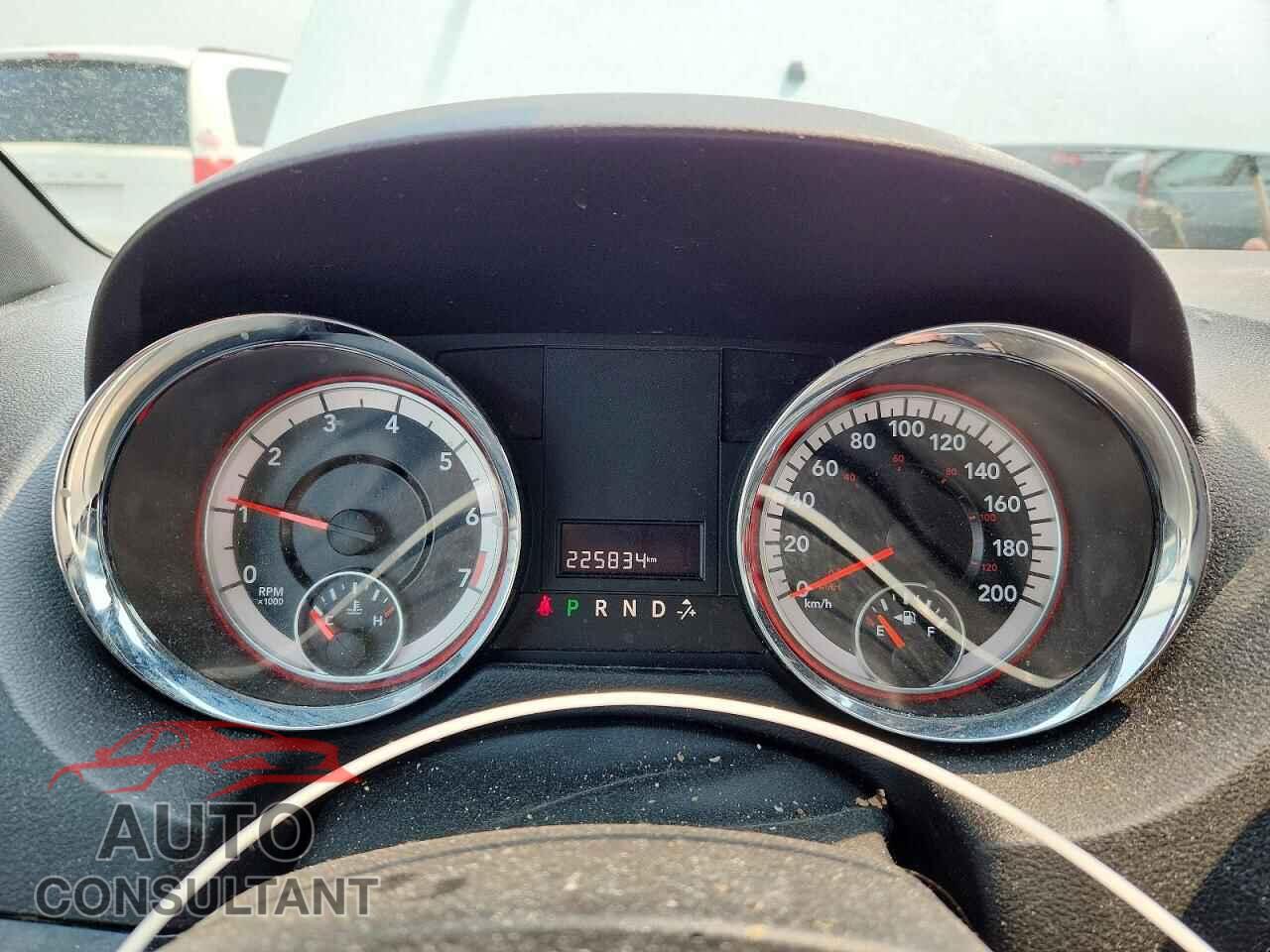 DODGE CARAVAN 2015 - 2C4RDGBG3FR713276