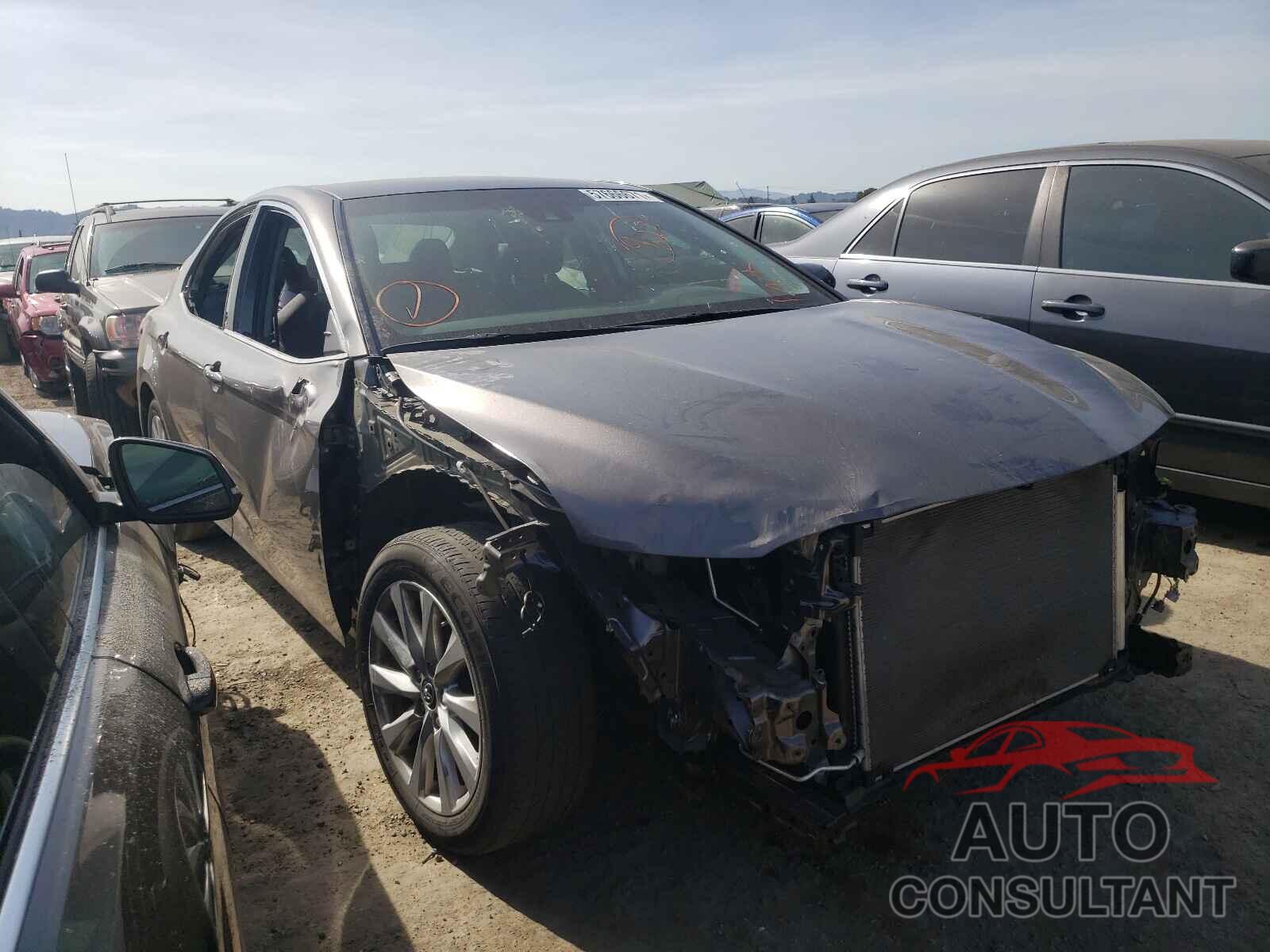 TOYOTA CAMRY 2018 - 4T1B11HK8JU546570