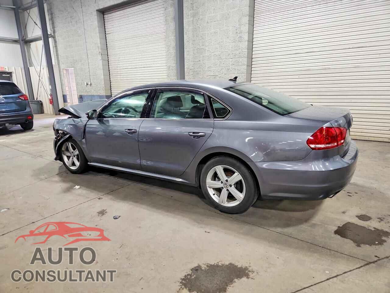 VOLKSWAGEN PASSAT 2015 - 1VWAT7A35FC122998