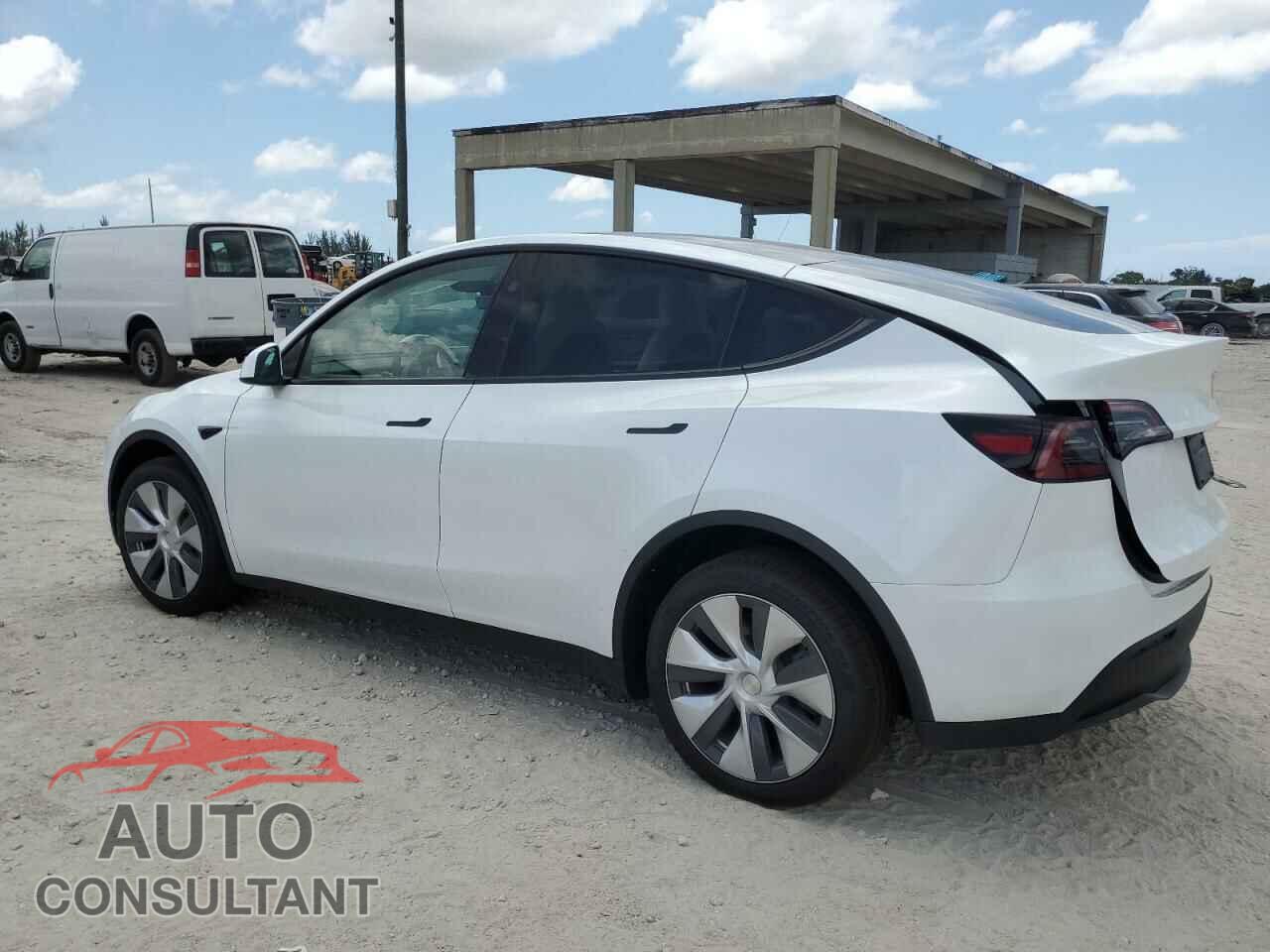 TESLA MODEL Y 2024 - 7SAYGDEE8RA255603