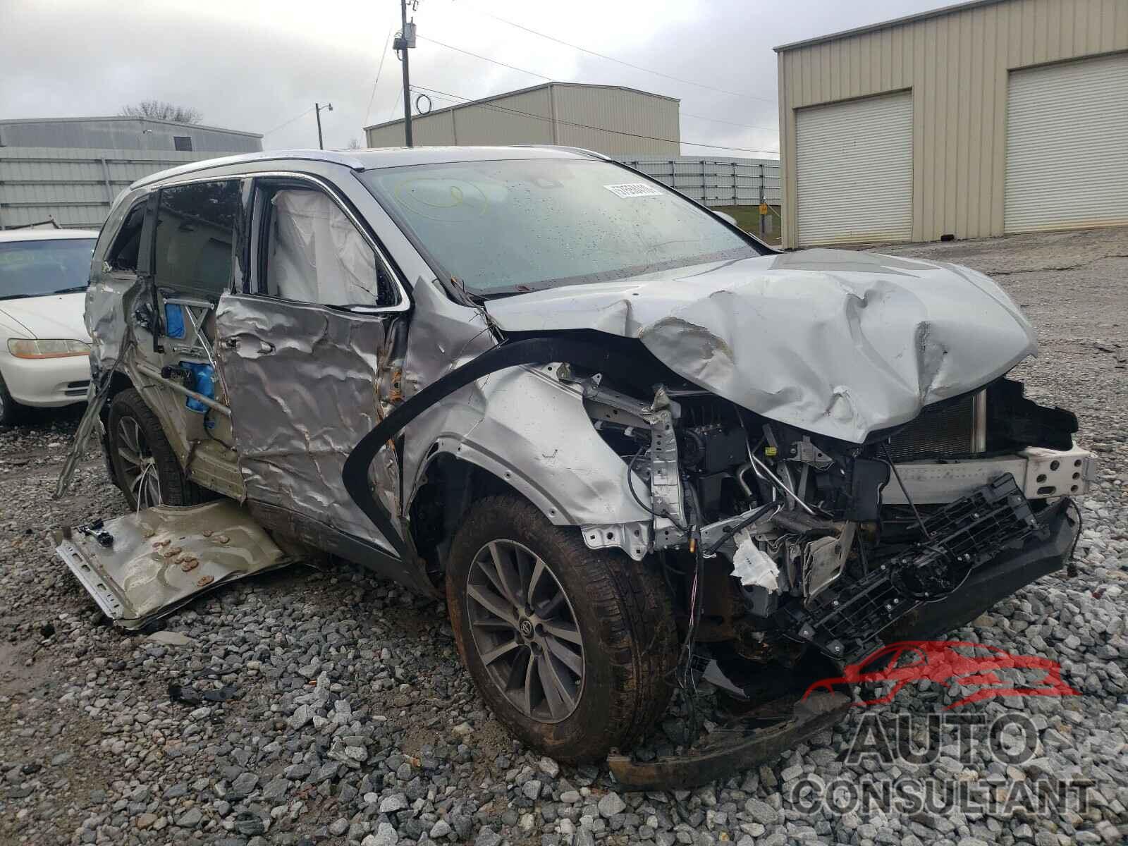 TOYOTA HIGHLANDER 2019 - 5TDKZRFH9KS555500