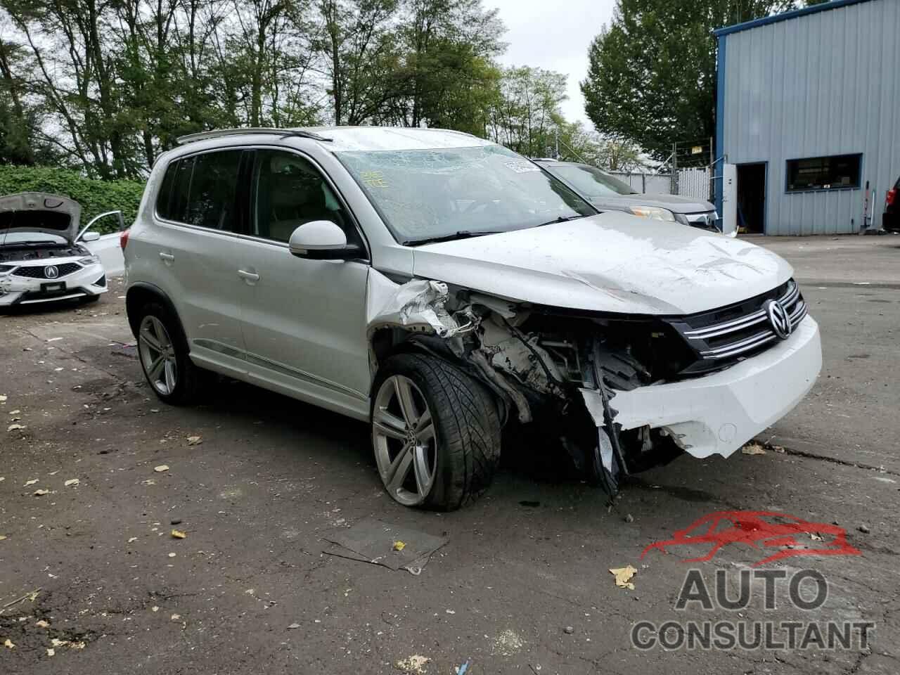 VOLKSWAGEN TIGUAN 2016 - WVGBV7AX5GW079683