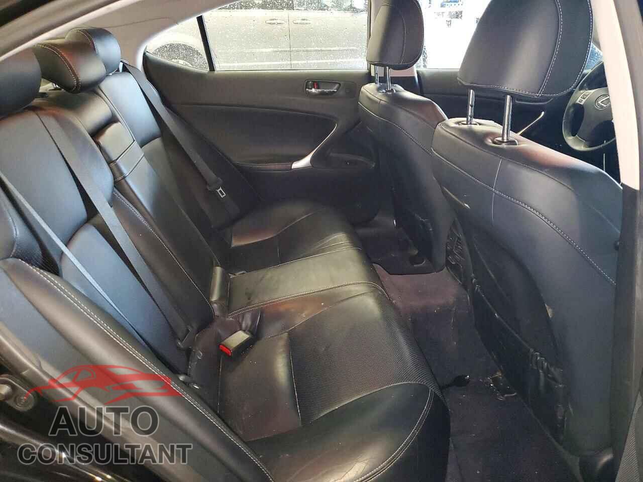LEXUS IS 2011 - JTHCE5C2XB5001718