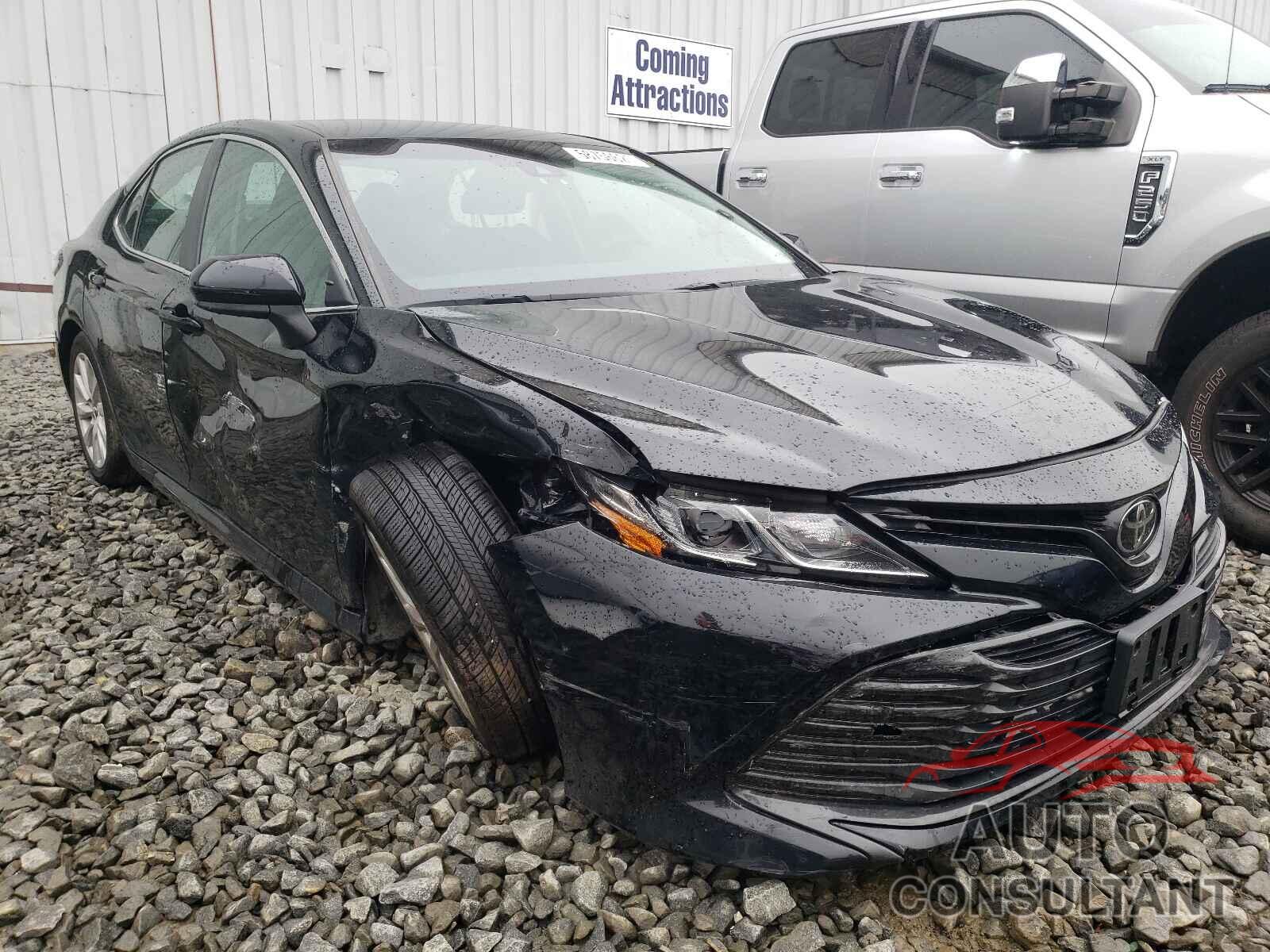 TOYOTA CAMRY 2018 - 4T1B11HK1JU048839