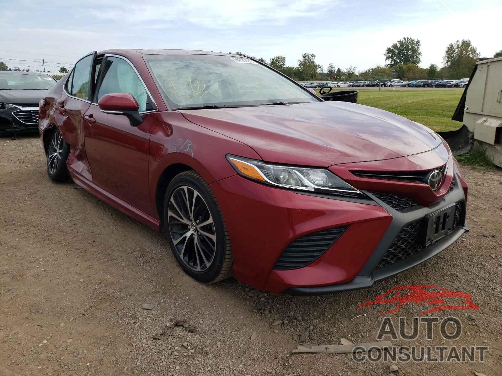 TOYOTA CAMRY 2018 - 4T1B11HK2JU599491