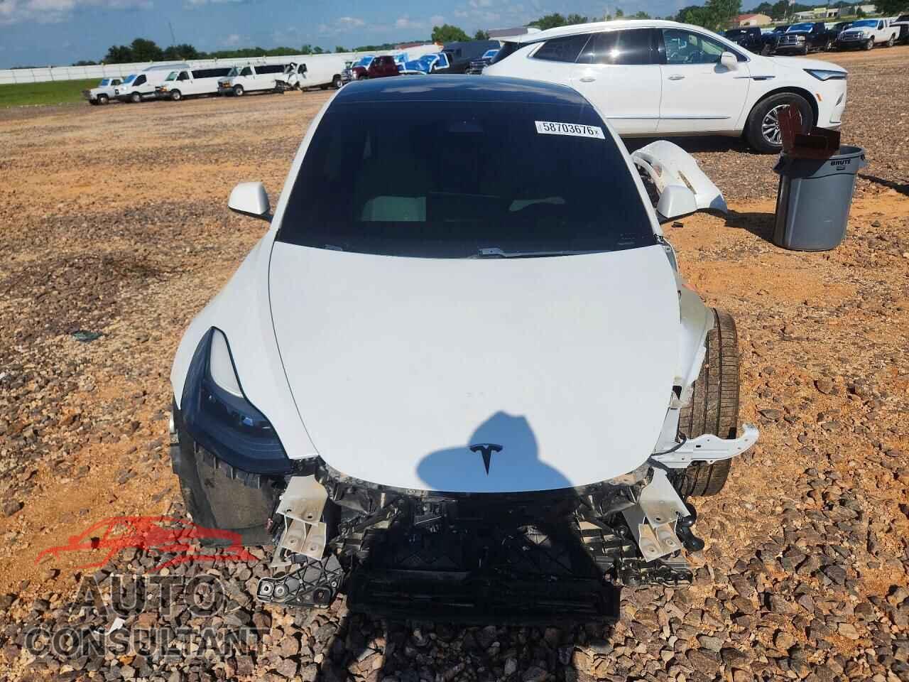 TESLA MODEL 3 2021 - 5YJ3E1EB0MF054971