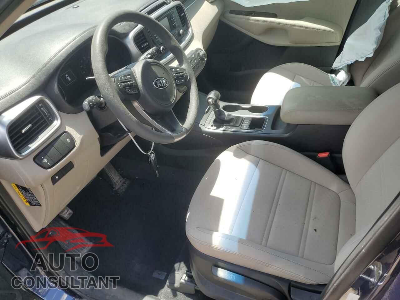 KIA SORENTO 2017 - 5XYPGDA58HG319860
