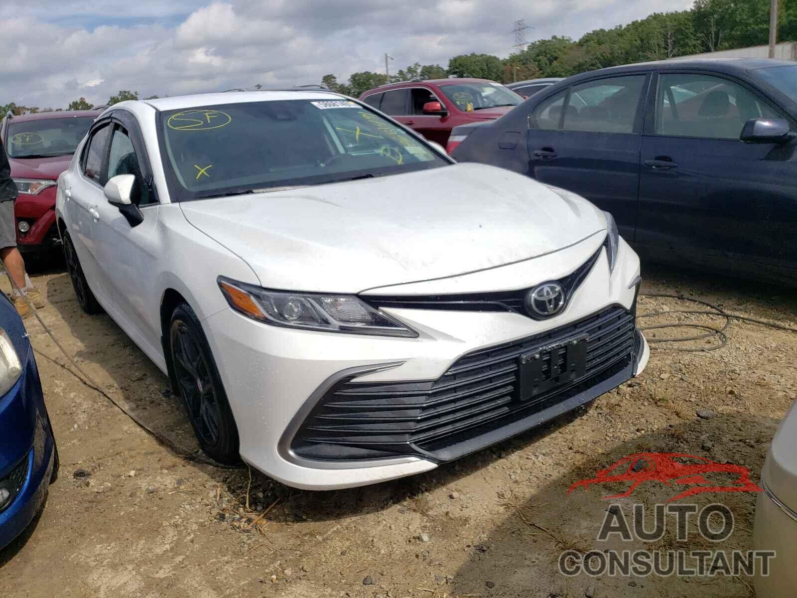 TOYOTA CAMRY 2021 - 4T1C11AK3MU553185