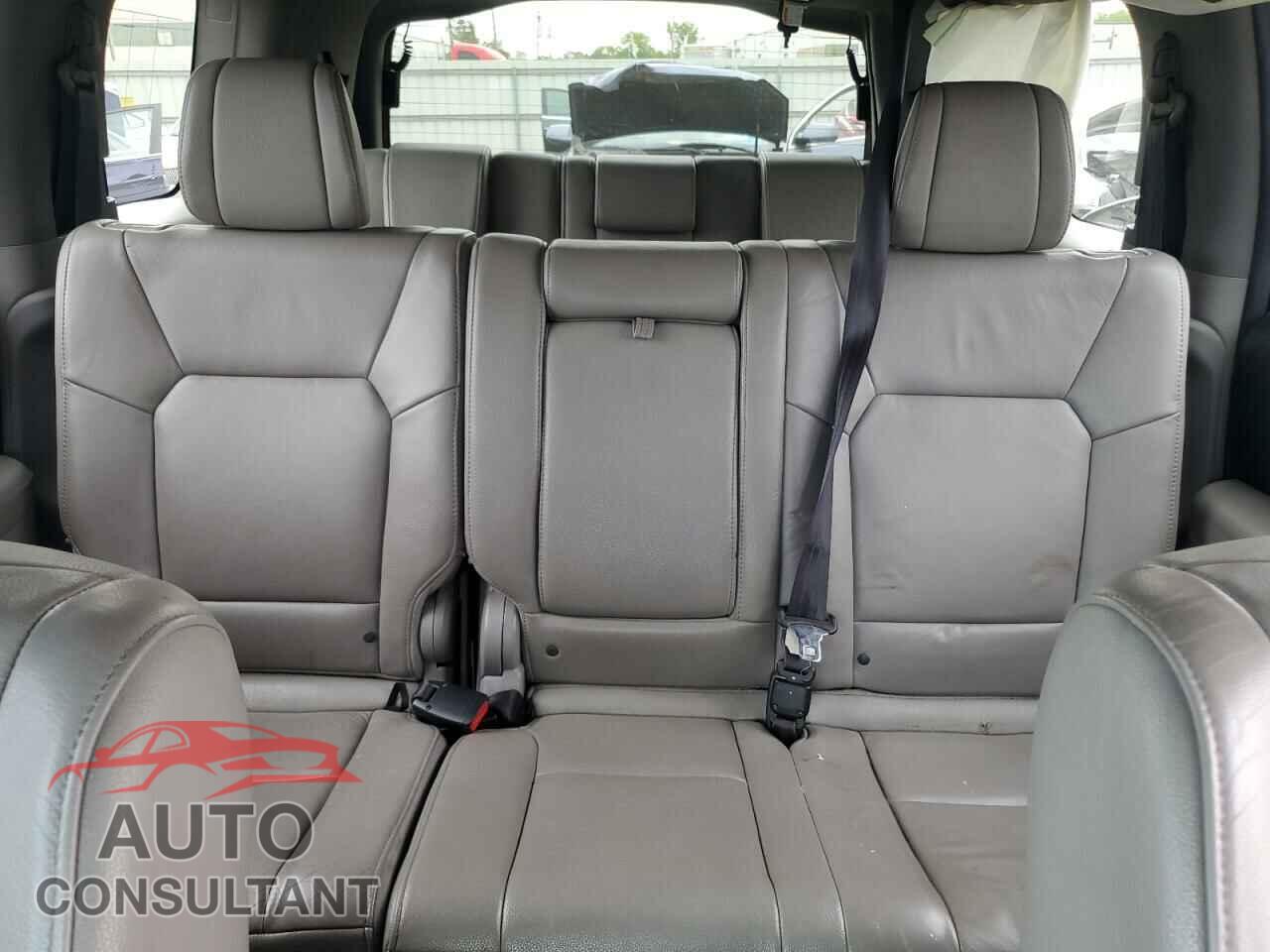 HONDA PILOT 2012 - 5FNYF4H6XCB033367