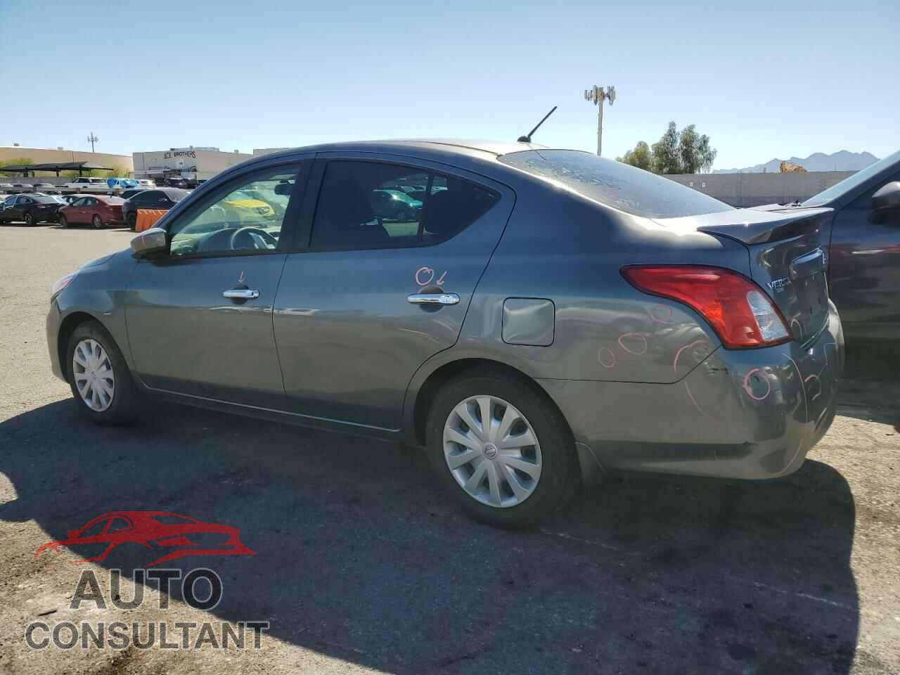 NISSAN VERSA 2017 - 3N1CN7AP8HL811582