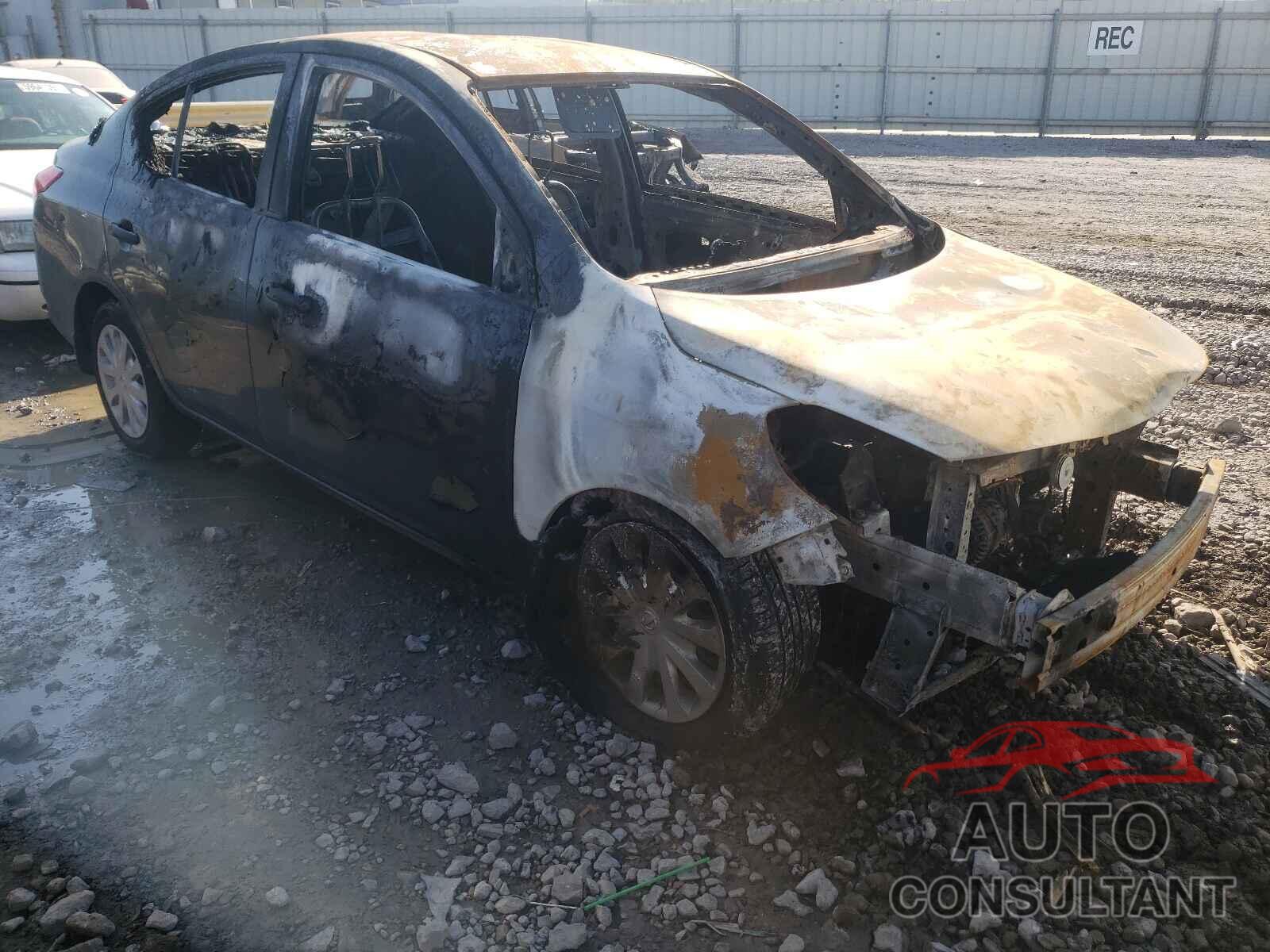NISSAN VERSA 2018 - 3N1CN7AP5JL834629