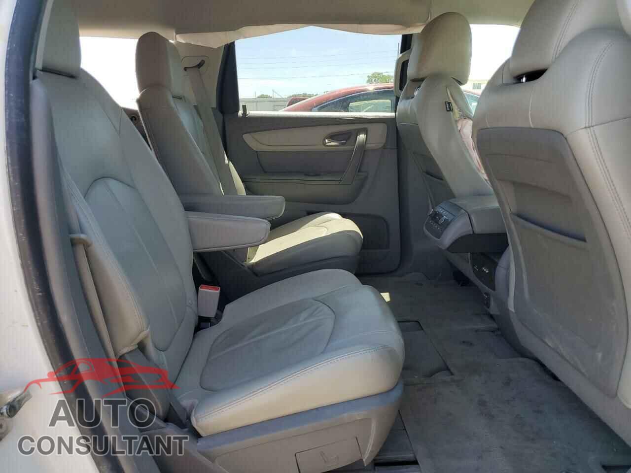 CHEVROLET TRAVERSE 2016 - 1GNKVHKD5GJ123801