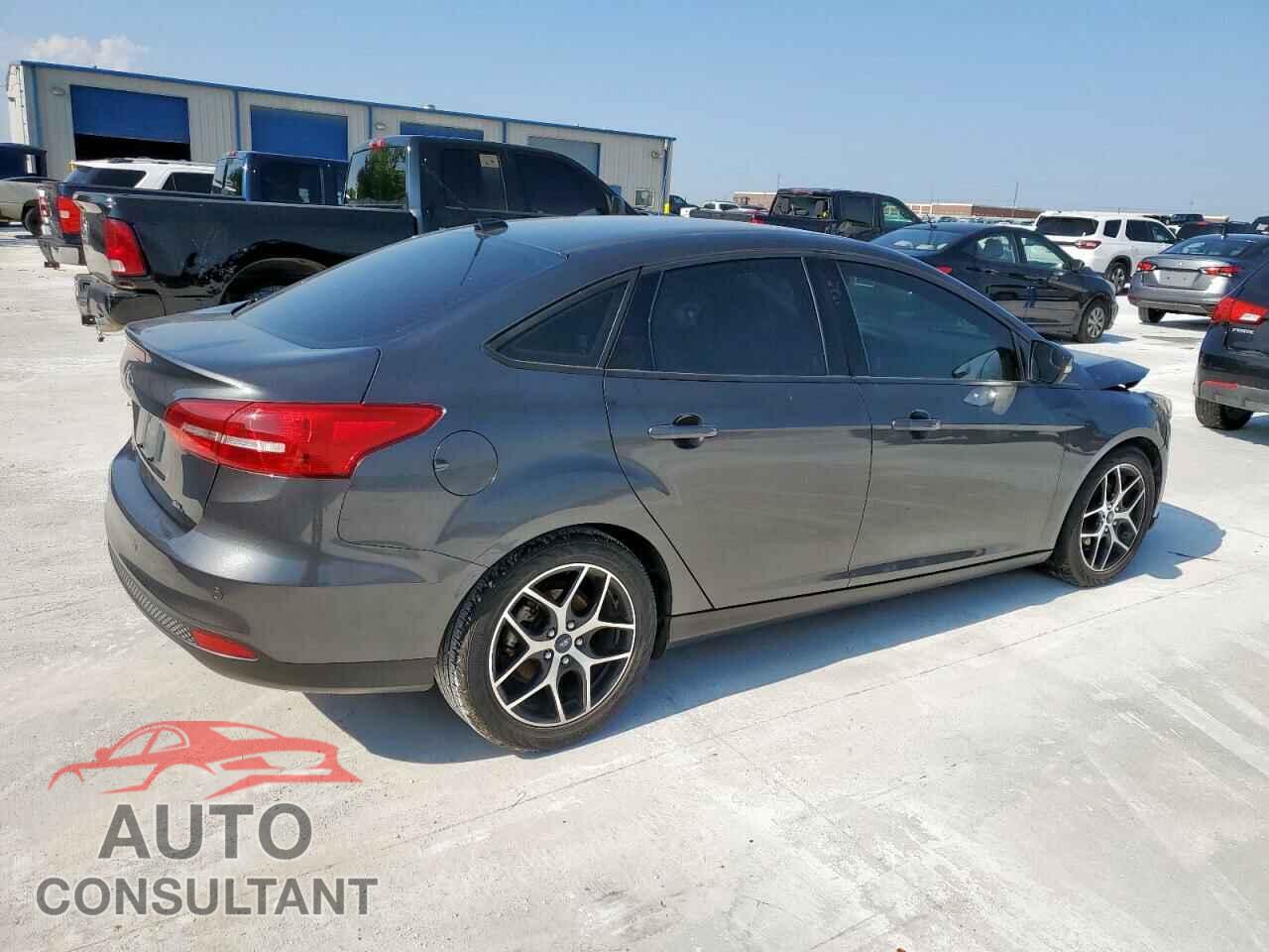 FORD FOCUS 2017 - 1FADP3H26HL307547