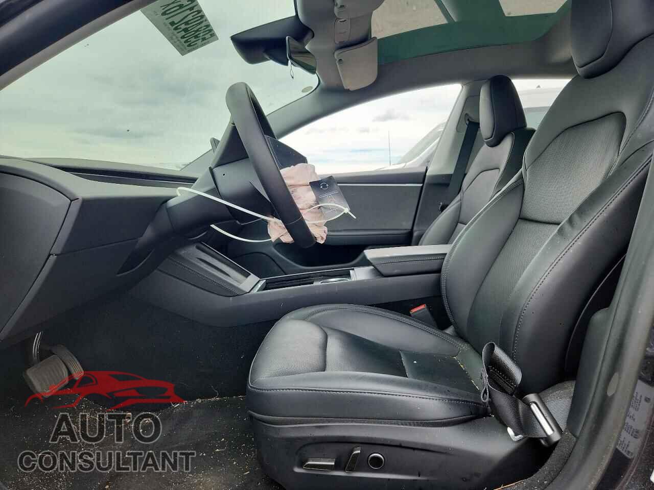 TESLA MODEL 3 2024 - 5YJ3E1EA3RF872595