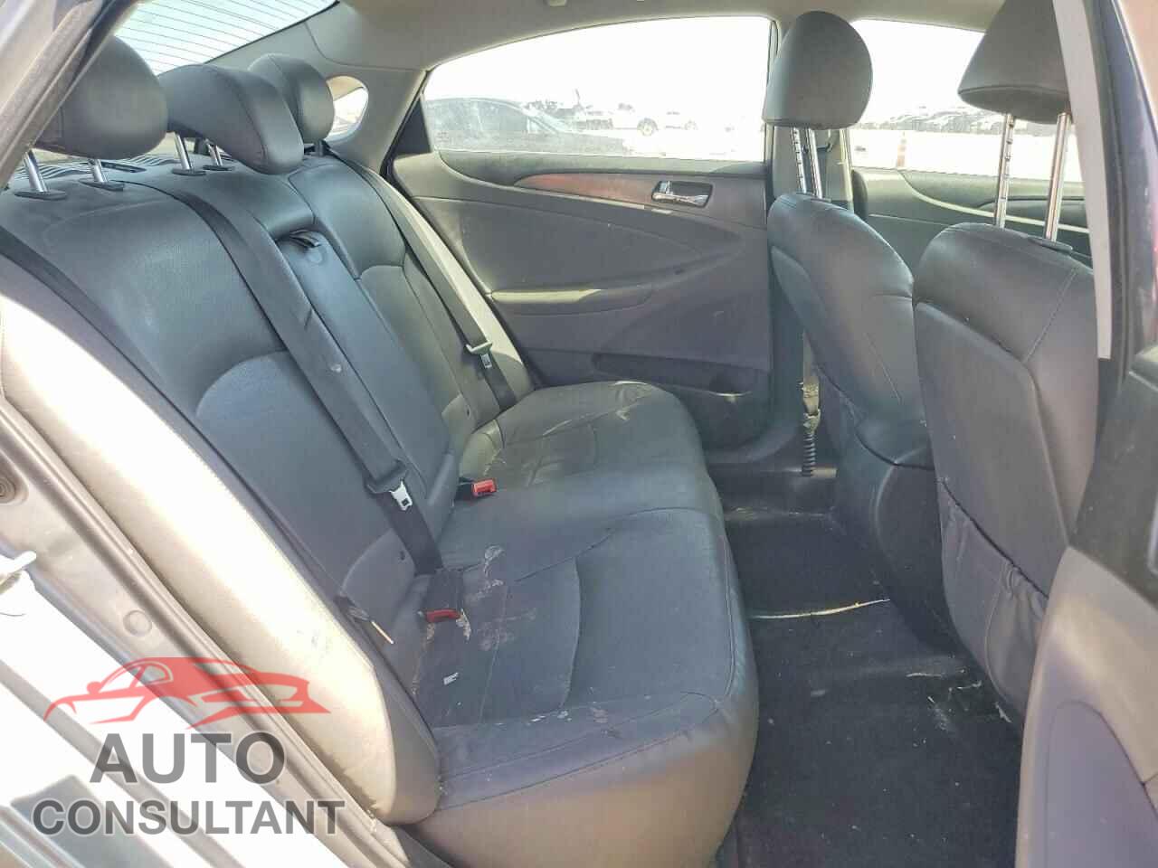 HYUNDAI SONATA 2015 - KMHEC4A40FA127657