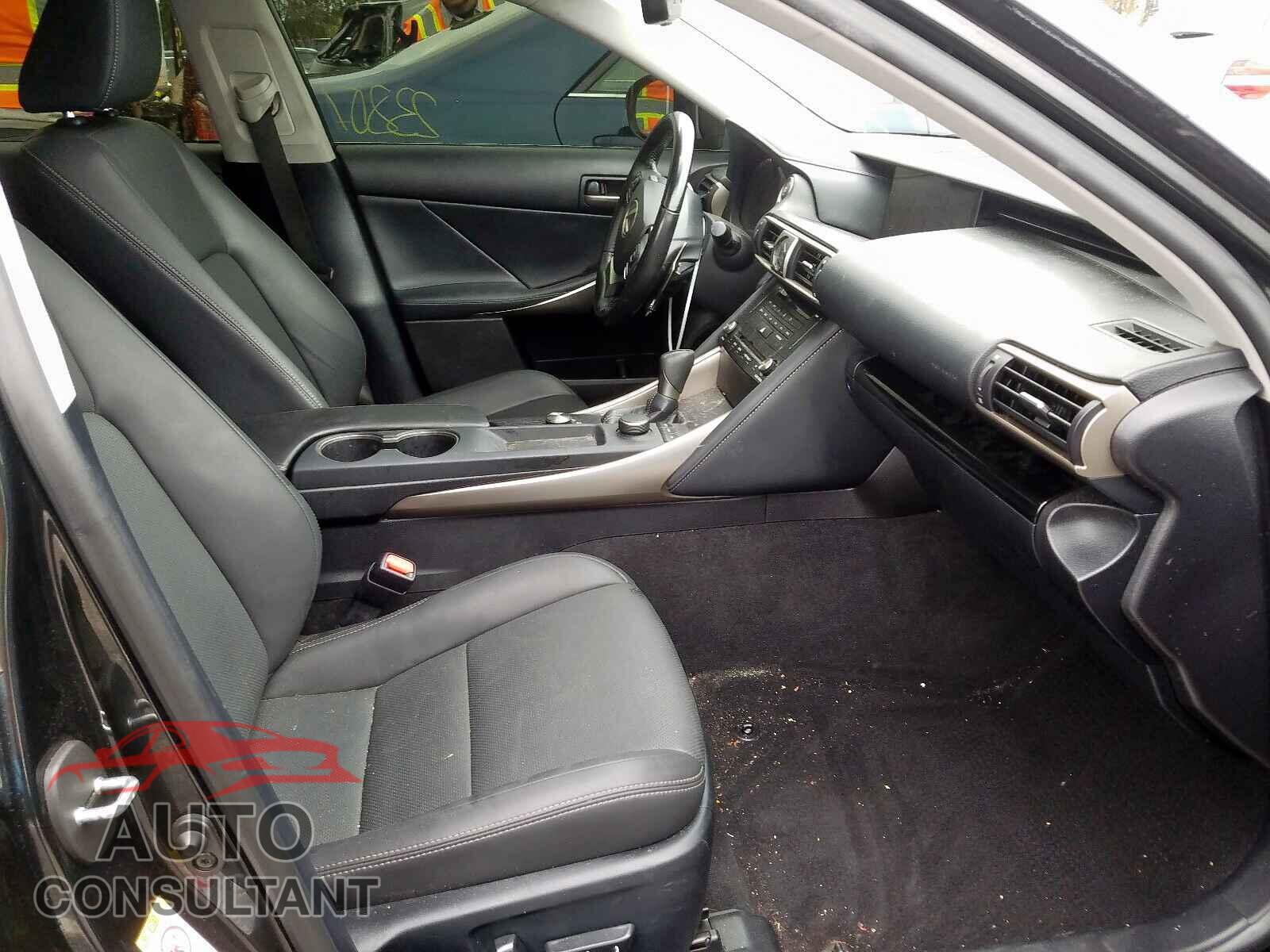 LEXUS IS 2017 - JTHBA1D23H5052873