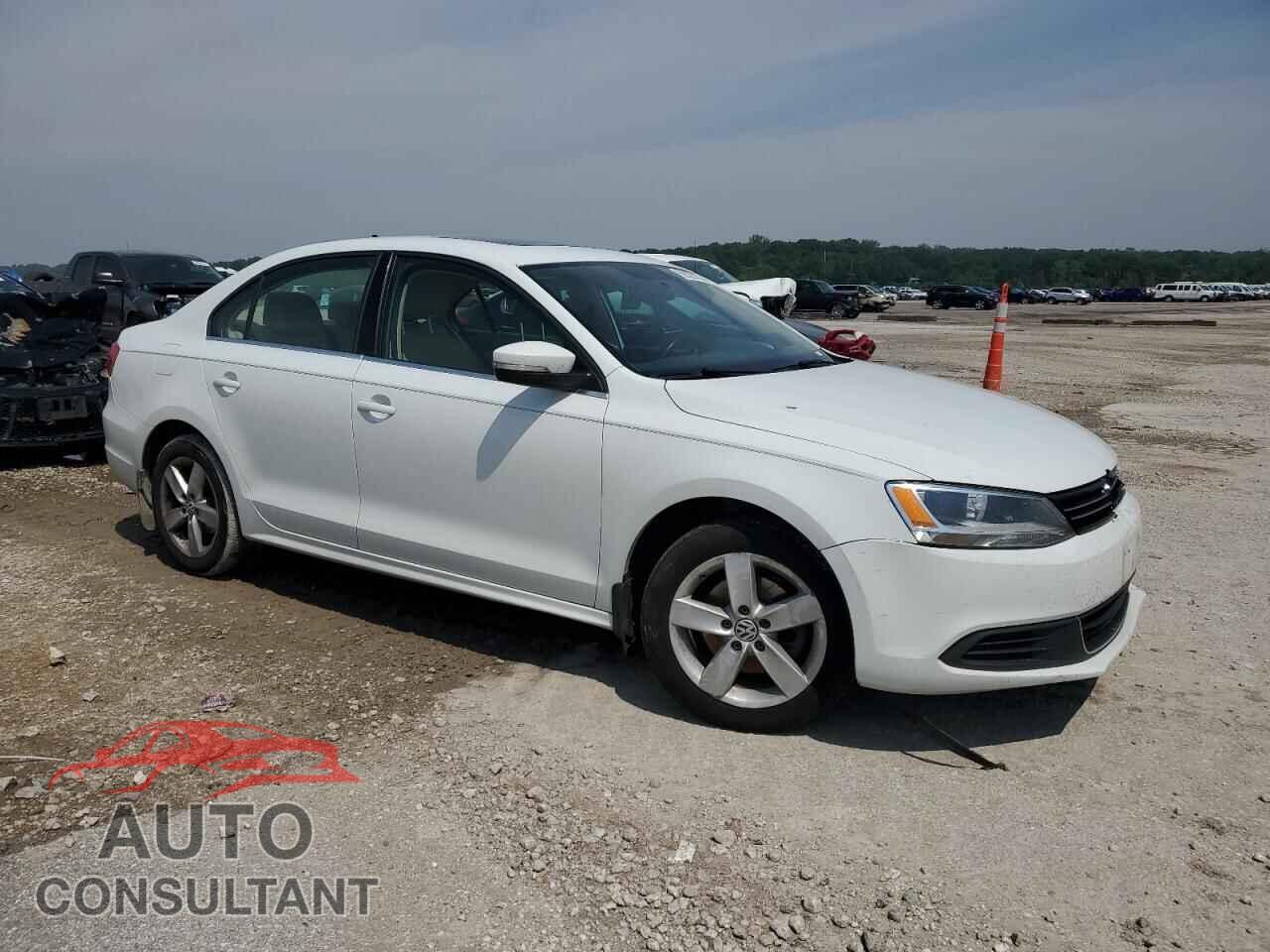 VOLKSWAGEN JETTA 2014 - 3VWLL7AJ5EM398909
