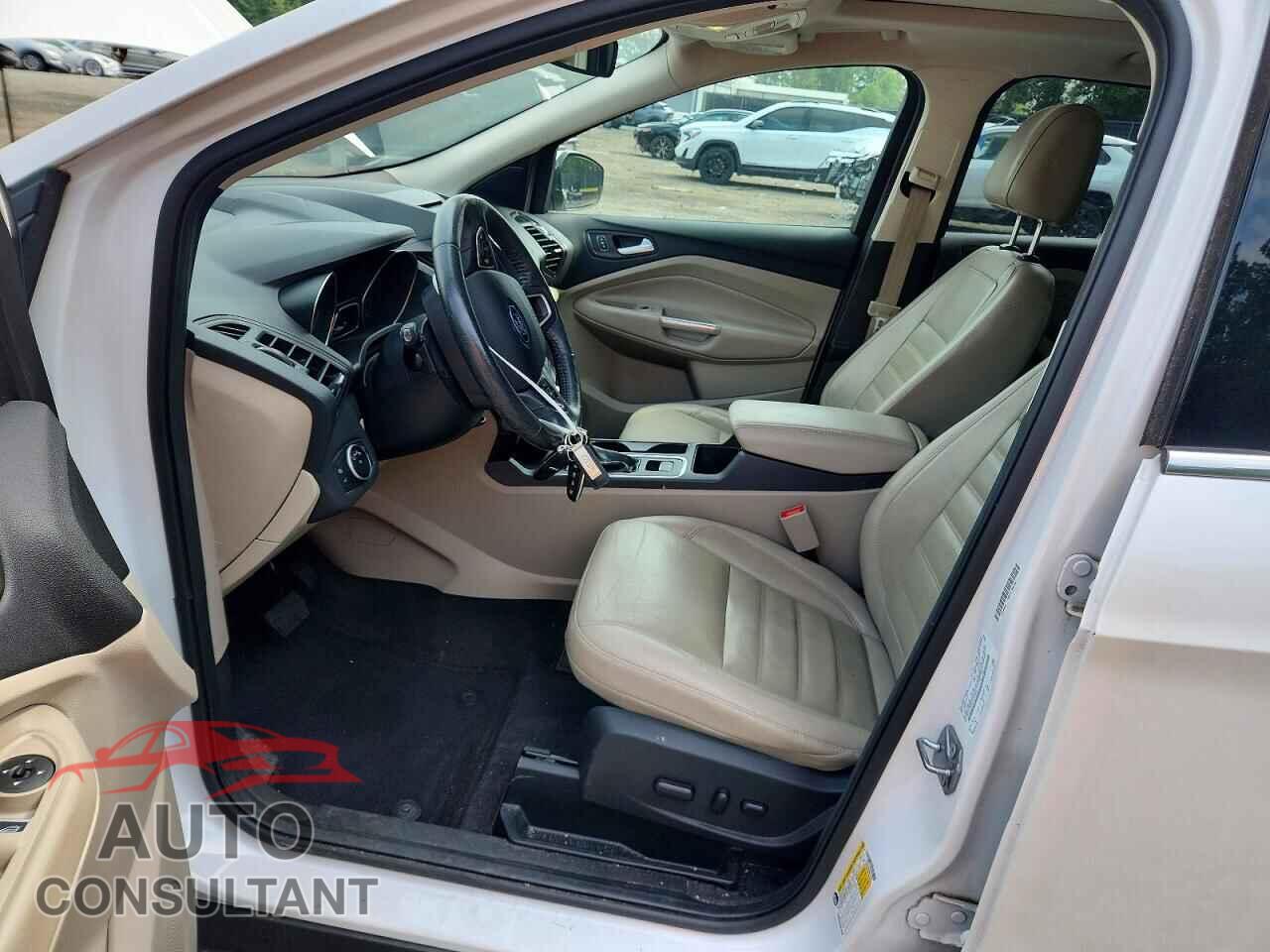 FORD ESCAPE 2017 - 1FMCU0JD6HUC73561
