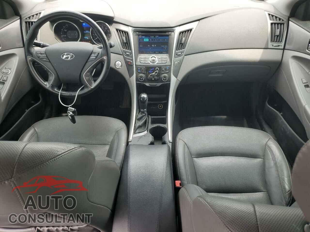 HYUNDAI SONATA 2013 - KMHEC4A48DA092587