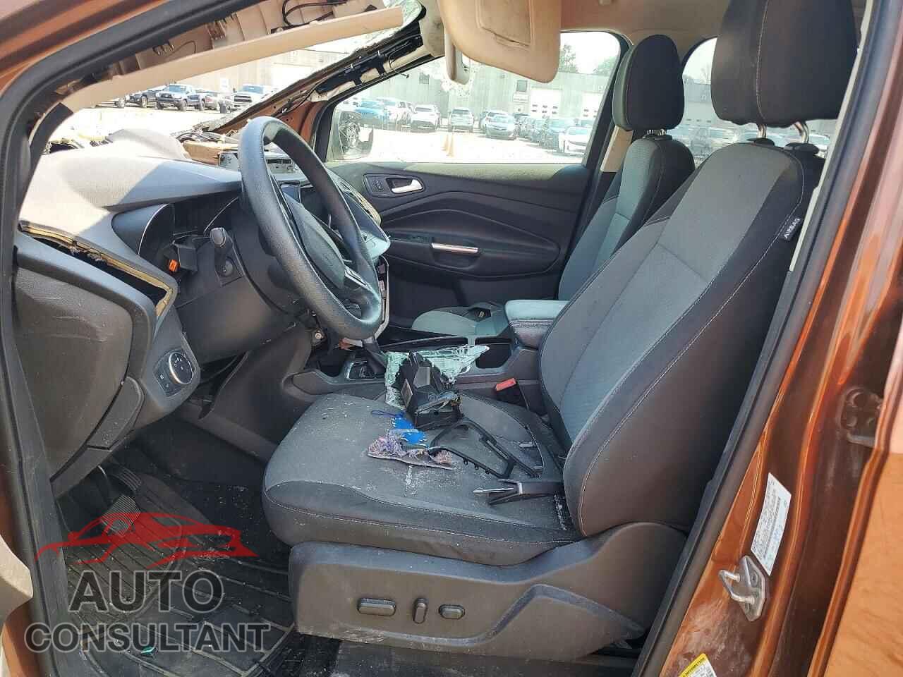 FORD ESCAPE 2017 - 1FMCU9GD0HUB81115