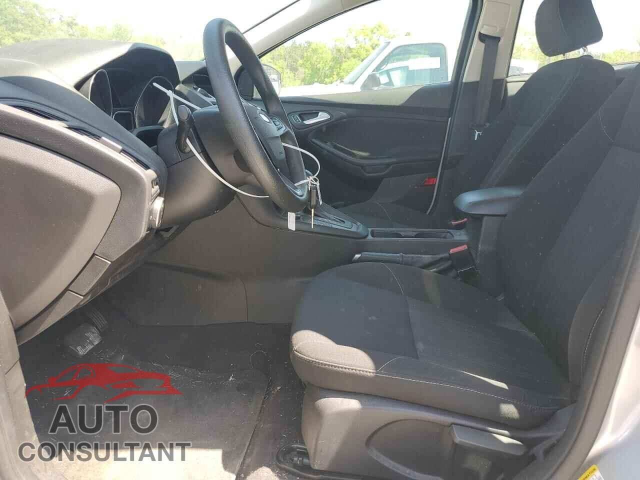 FORD FOCUS 2017 - 1FADP3F28HL315474